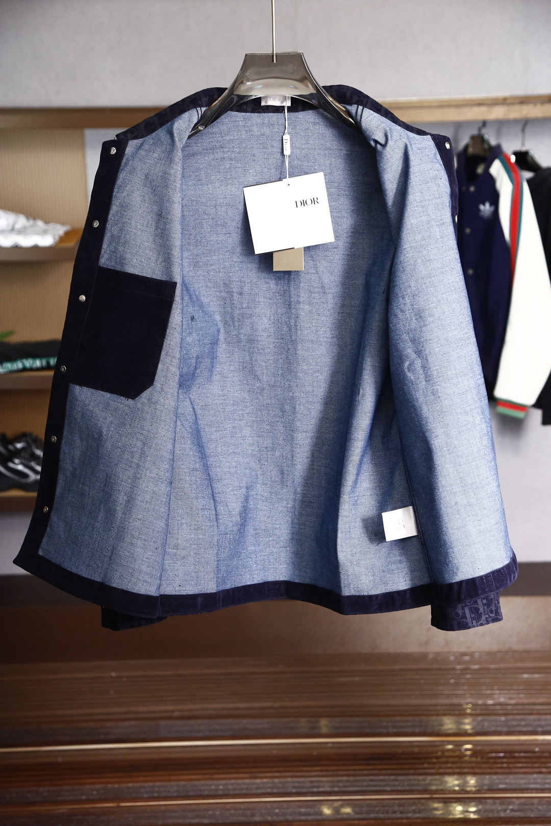 DIOR AND KAWS Spring Collection: Oblique Shirt-Marked Cowboy Jackets - 图片 7