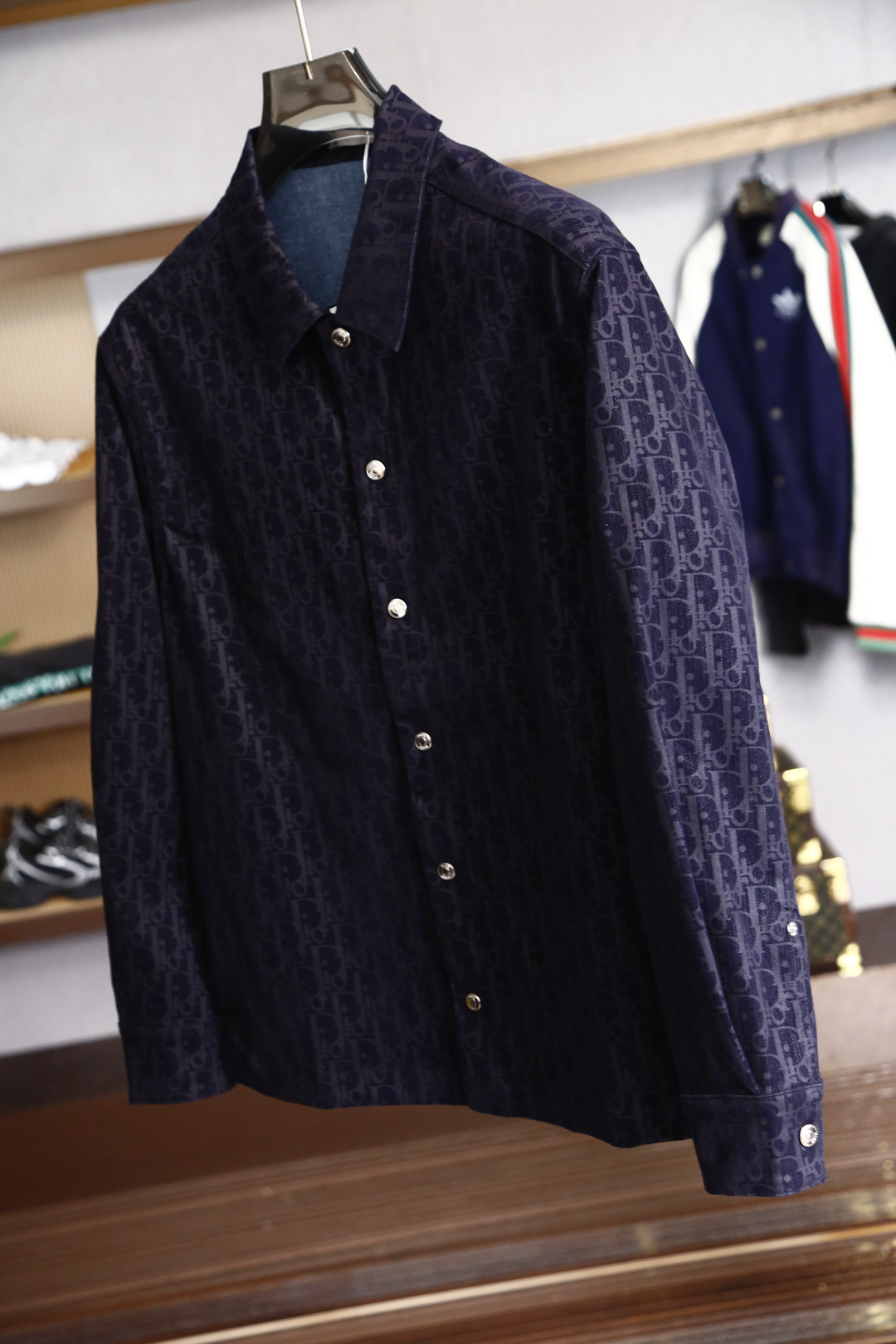 DIOR AND KAWS Spring Collection: Oblique Shirt-Marked Cowboy Jackets - 图片 5