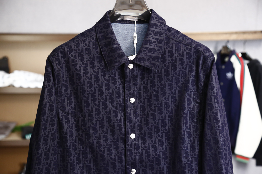 DIOR AND KAWS Spring Collection: Oblique Shirt-Marked Cowboy Jackets - 图片 2