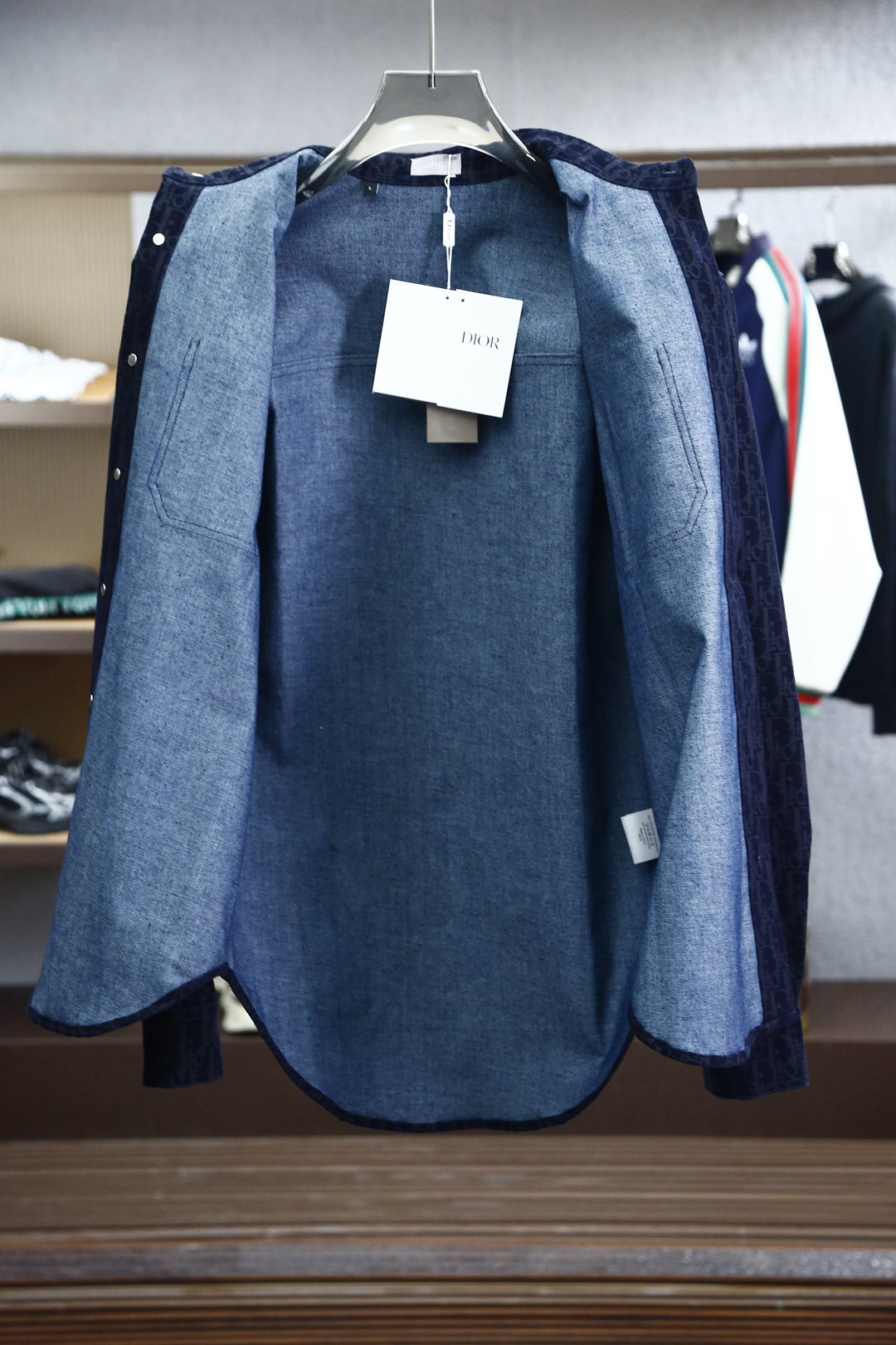 DIOR AND KAWS Limited Edition Spring Snake Jacket Shirt Collection - 图片 8