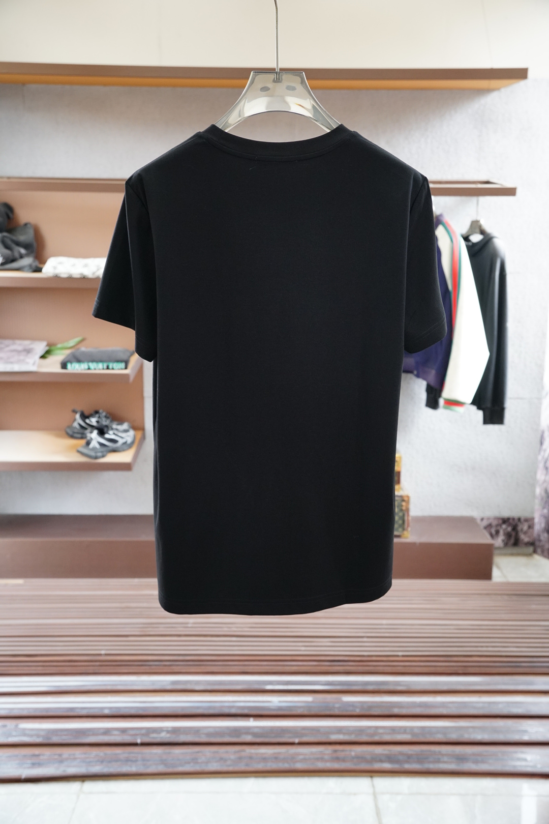 Steven 2025 Men’s Silk Shirts and T-Shirts Collection: Two-Sided Silk Fabrics in Classic Cuts - 图片 3