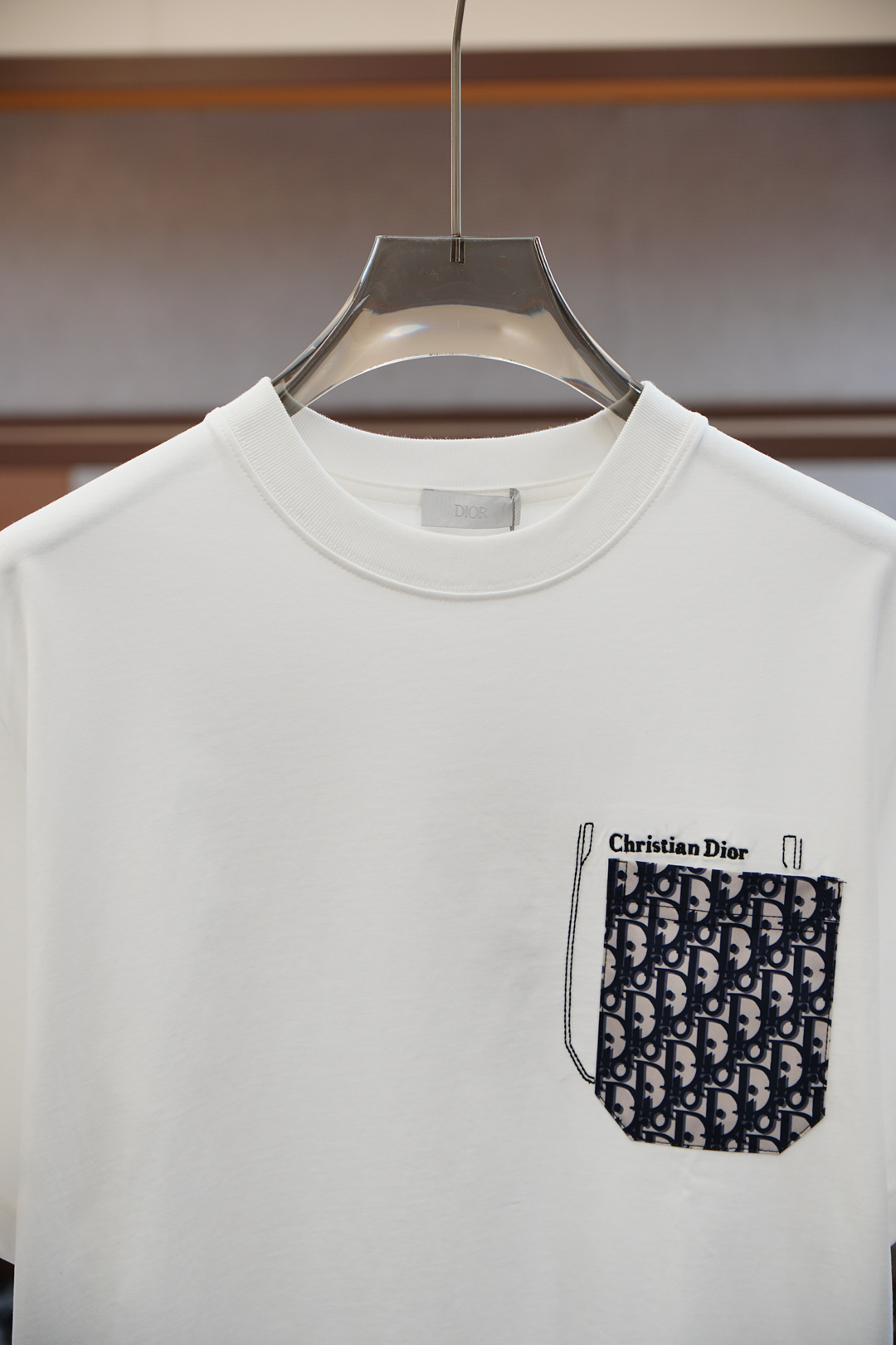 
Dior 迪奥-/2025新款经典圆领短袖，时尚百搭经典元素打造精致工艺专柜面料，顶级元素融合打造，经