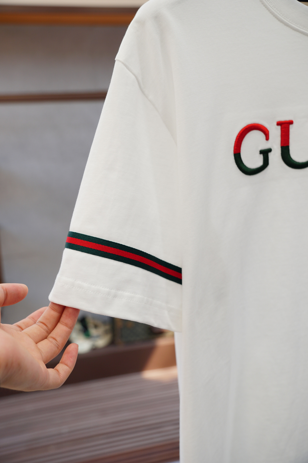 
Gucci 古奇。/2025新款经典圆领短袖，时尚百搭经典元素打造精致工艺专柜面料，顶级元素融合打造，