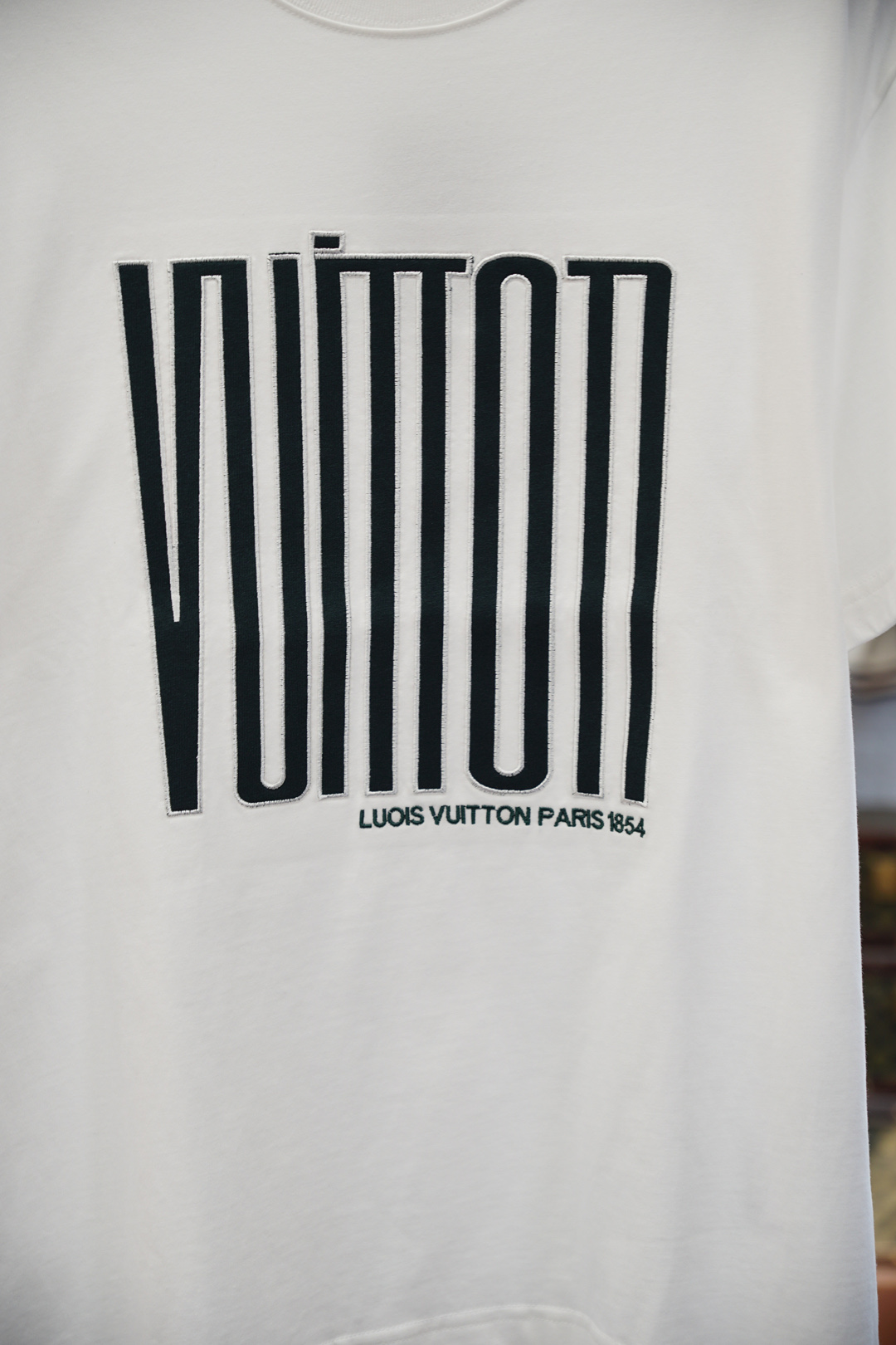 
LV 路易威登/2025新款经典圆领短袖，时尚百搭经典元素打造精致工艺专柜面料，顶级元素融合打造，经典