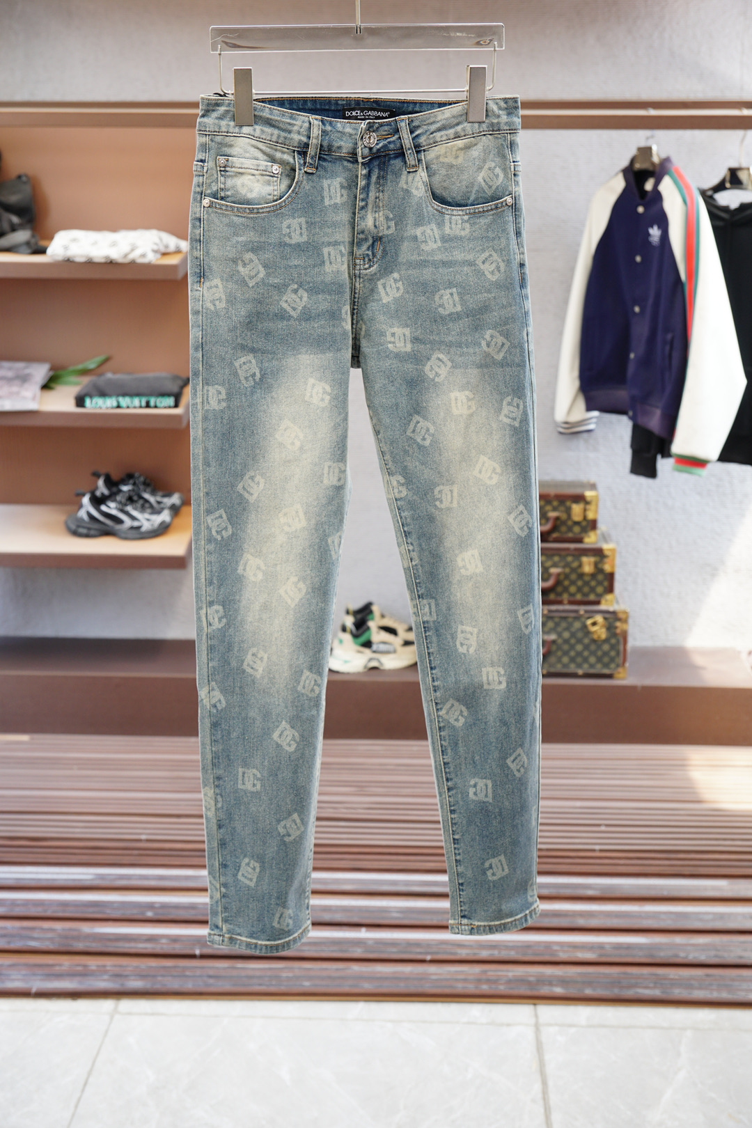 “DG-🍃2025 Spring & Summer Fashion: Synchronized Cabinets, Original Fabrics, Classic Embroidery, High Grades” - 图片 1