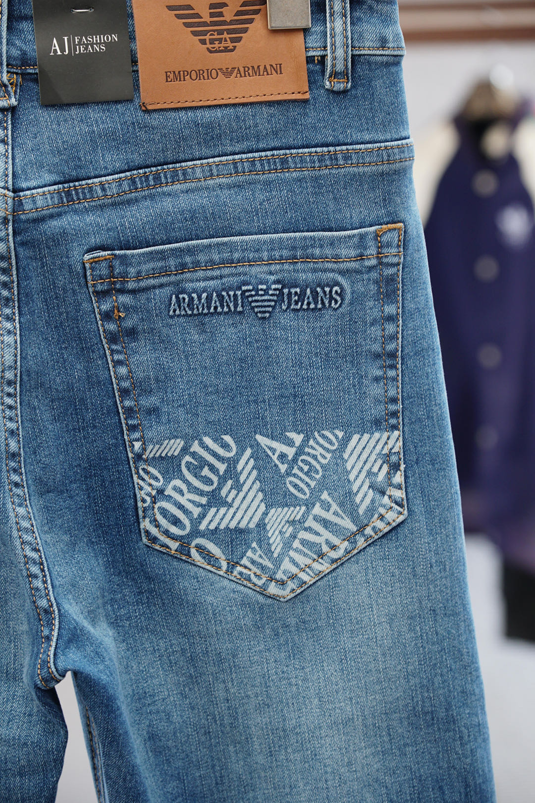 Amani-Ziu Spring/Summer 2025: High-Grade Fashion Pants with Classic Logo Embroidery - 图片 6