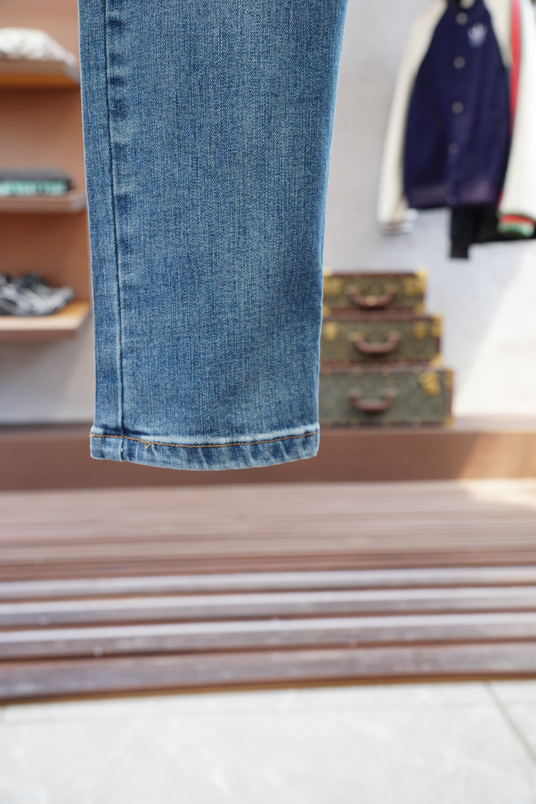 Amani-Ziu Spring/Summer 2025: High-Grade Fashion Pants with Classic Logo Embroidery - 图片 5