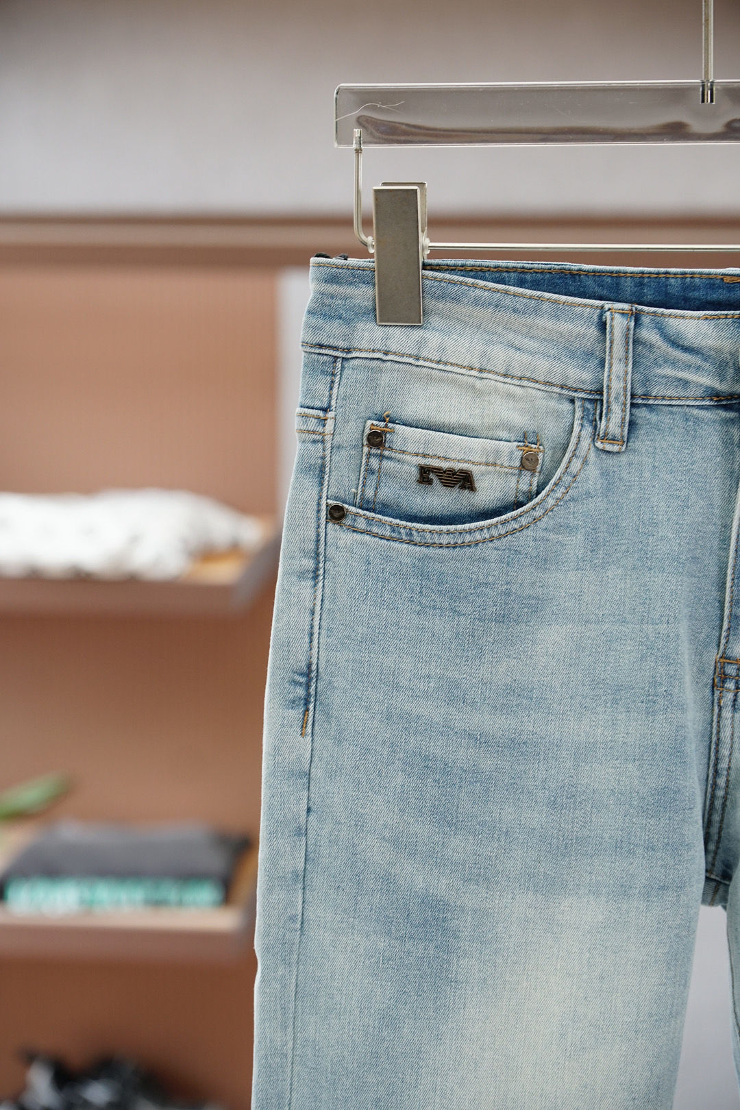 2025 Spring & Summer Fashion: Amani’s Exclusive High-Grade Pants with Intricate Details - 图片 3