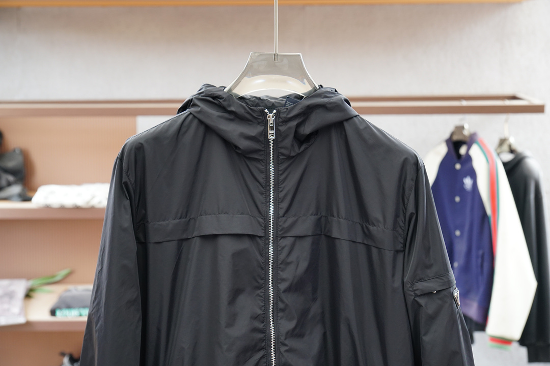 Prada Men’s Jacket Collection 2025: High-Quality Design, Comfort, and Craftsmanship - 图片 2