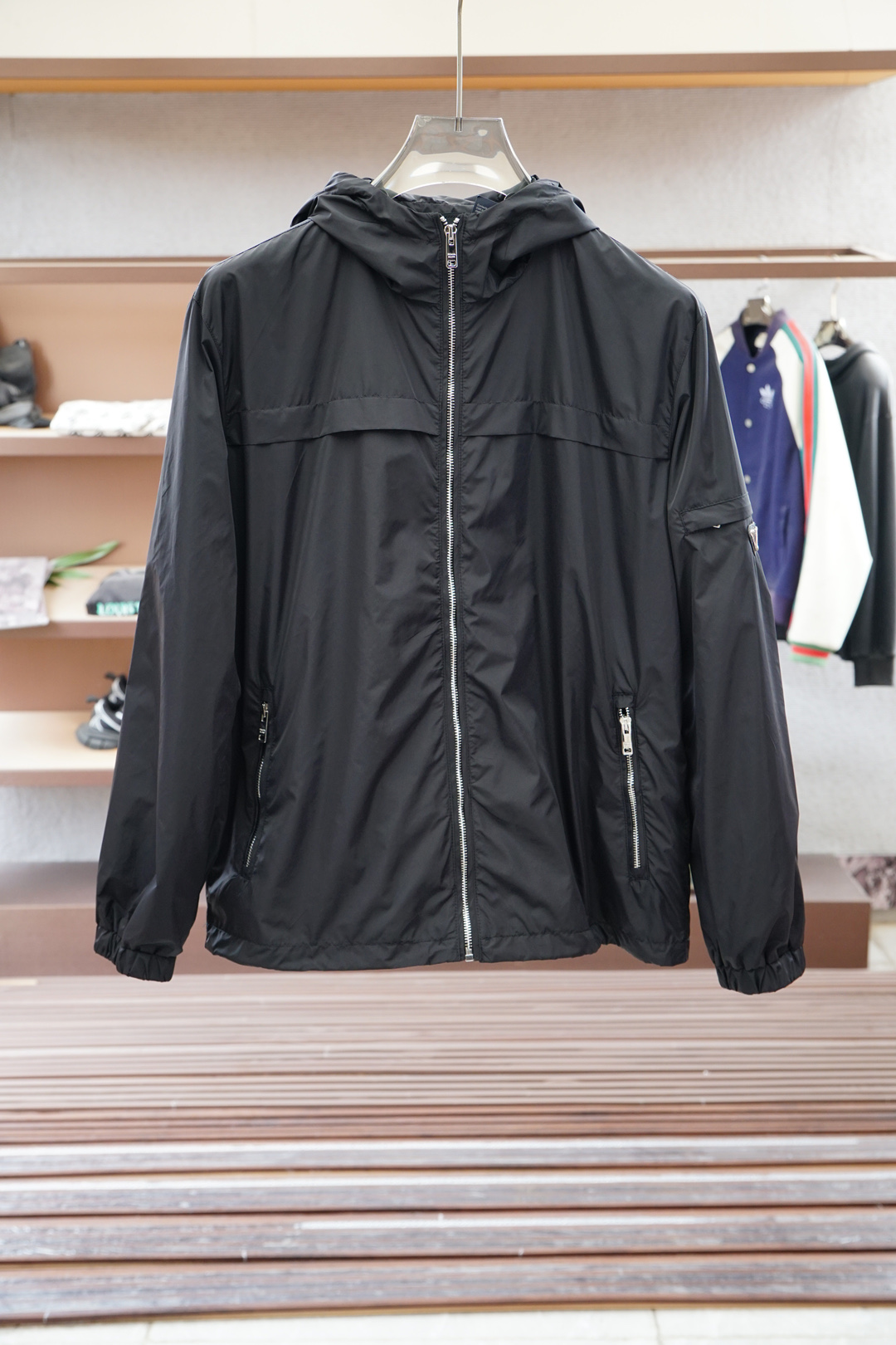 Prada Men’s Jacket Collection 2025: High-Quality Design, Comfort, and Craftsmanship