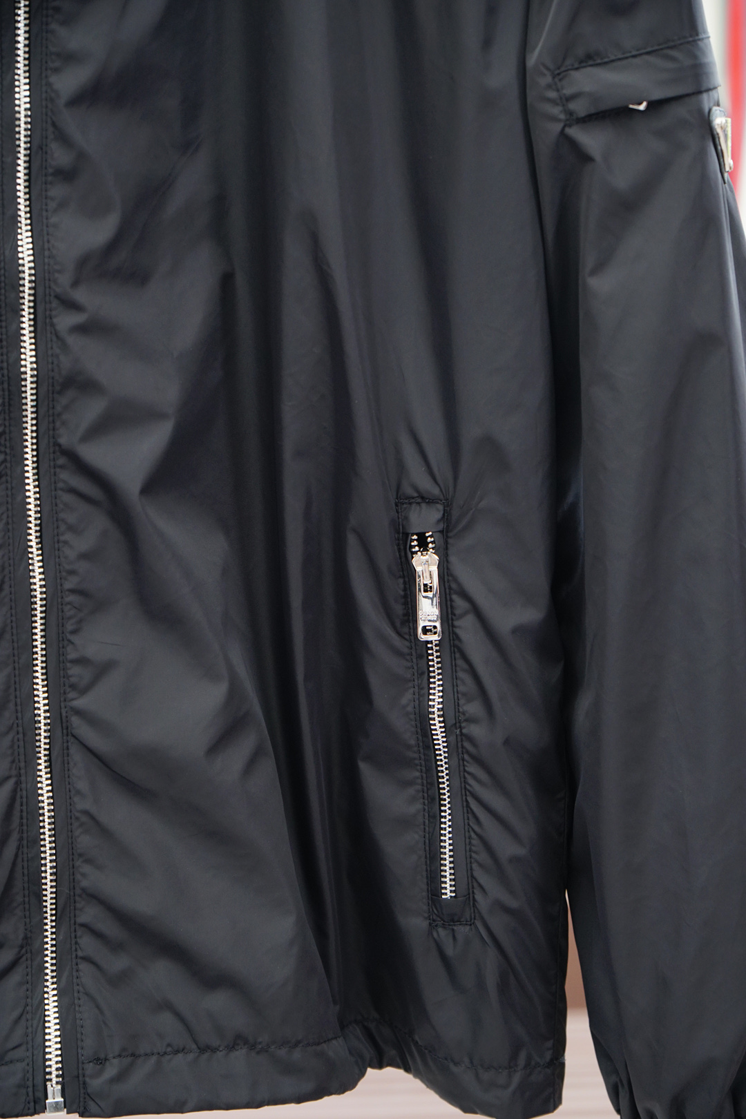 Prada Men’s Jacket Collection 2025: High-Quality Design, Comfort, and Craftsmanship - 图片 5