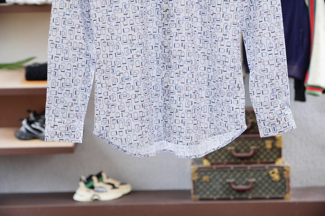 Title: P722Hermes Men’s High-End Shirts with Clean White Designs and Comfortable Fit - 图片 4
