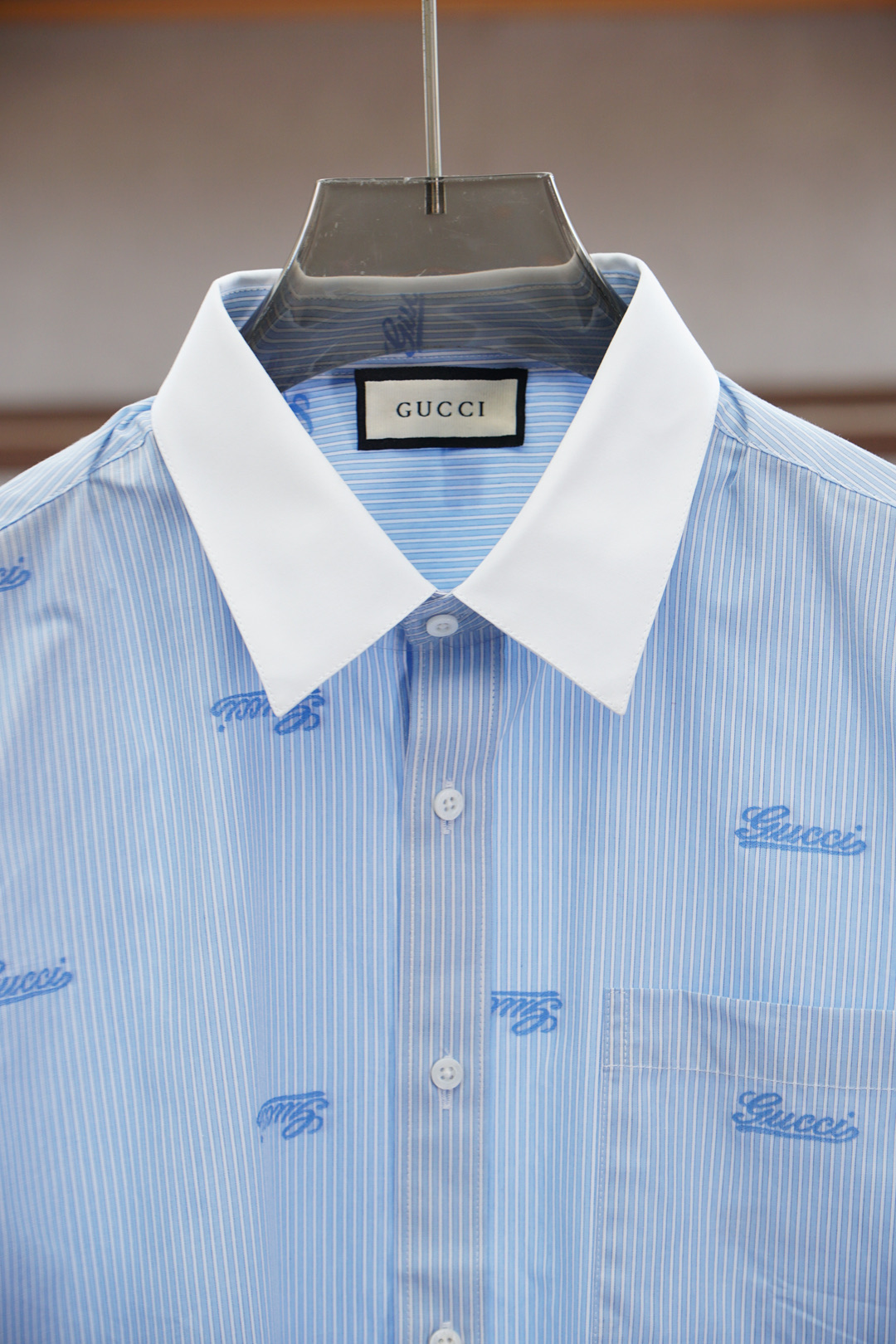 Title: Gucci 2025 Men’s Shirts: High-End, White Designs, Elite Style, Embroidered Logo, Comfortable Cotton, Youthful Fashion. - 图片 4