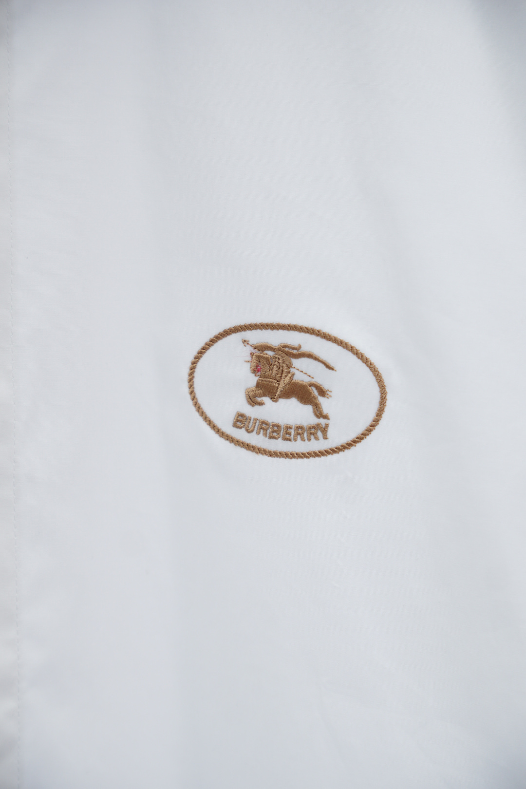 “High-End Men’s Shirts: Clean White Designs with Elite Directors’ Series and Embroidered Logo – 2025 New Product” - 图片 5
