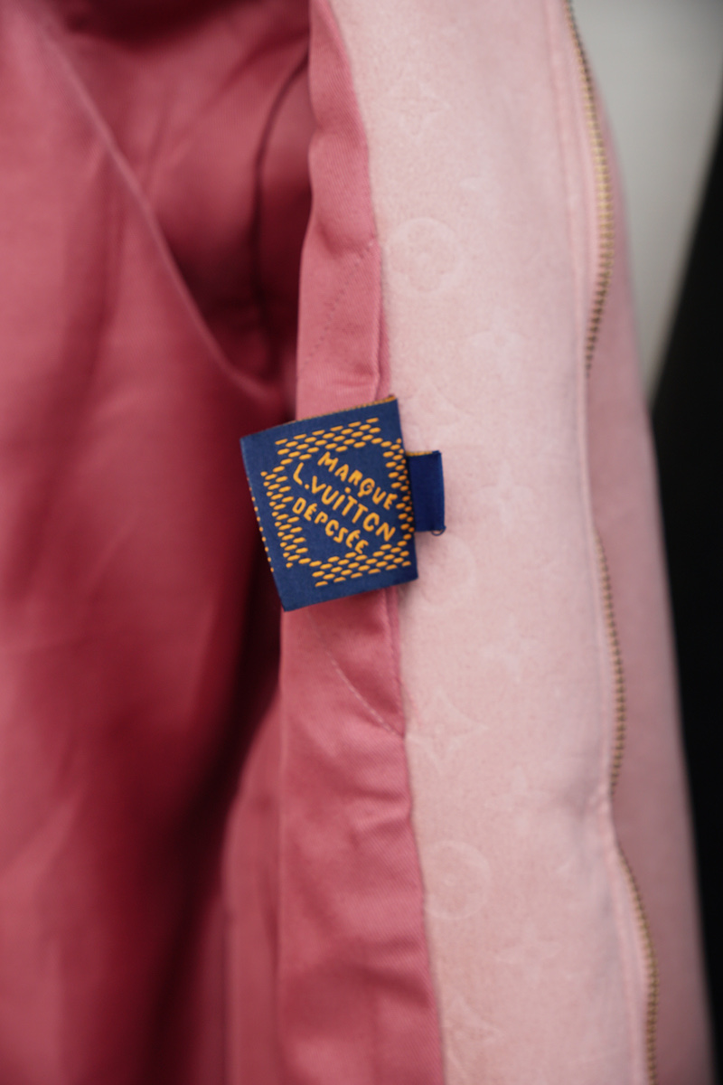 “Louis Vuitton Men’s Baseball Collar Jacket: High-End Design, Comfort, Quality, and Style – M-XXL Sizes Available” - 图片 7