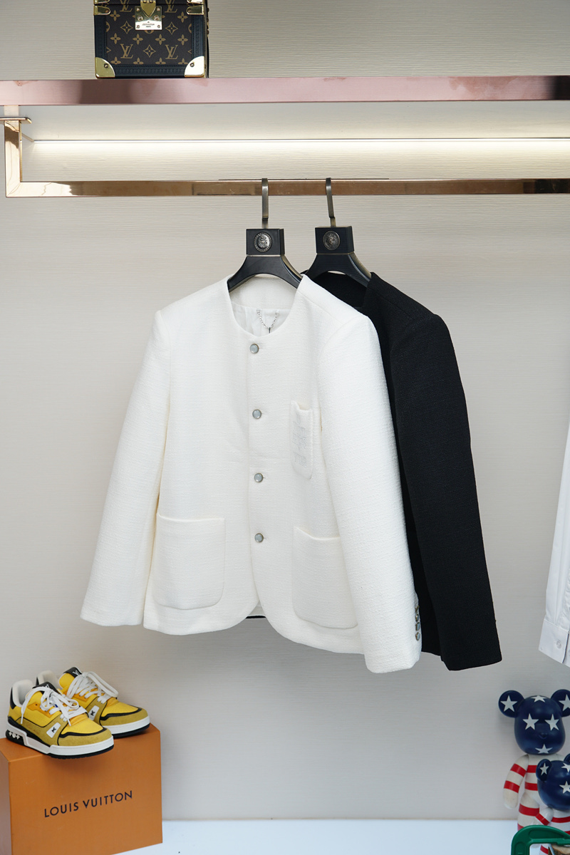 Louis Vuitton Men’s Fragrance Suit: High-Quality, Impeccable Design, Delicate and Soft Hands – 2025 Collection