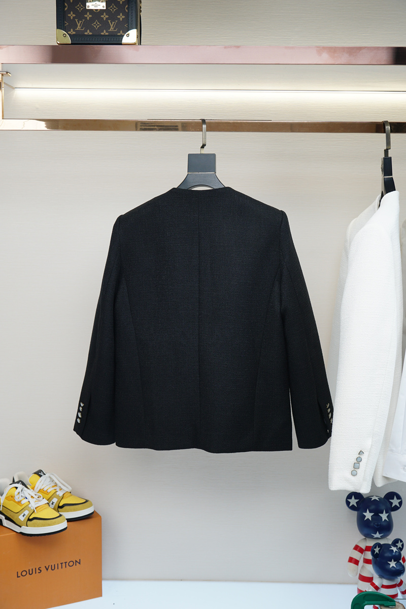 Louis Vuitton Men’s Fragrance Suit: High-Quality, Impeccable Design, Delicate and Soft Hands – 2025 Collection - 图片 3