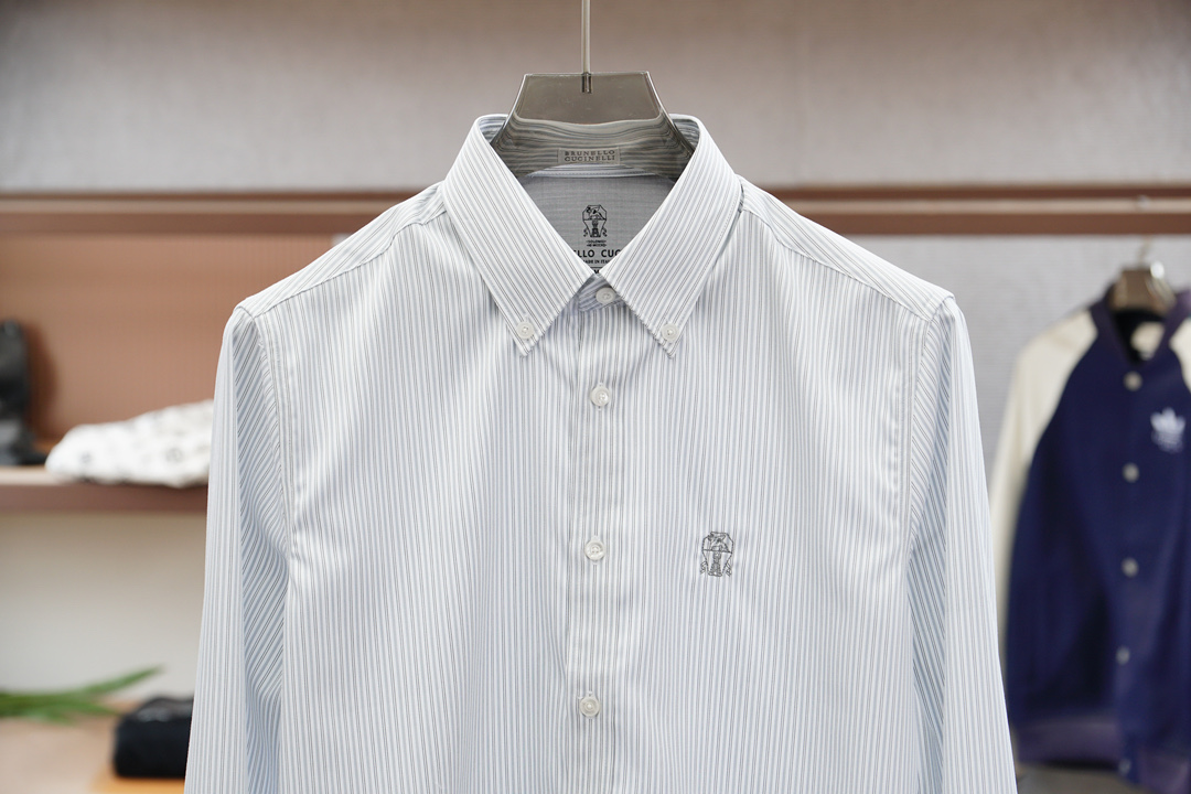 “High-End Men’s White Shirts with Embroidered Logo: Comfortable, Stylish, and Wrinkle-Resistant” - 图片 2