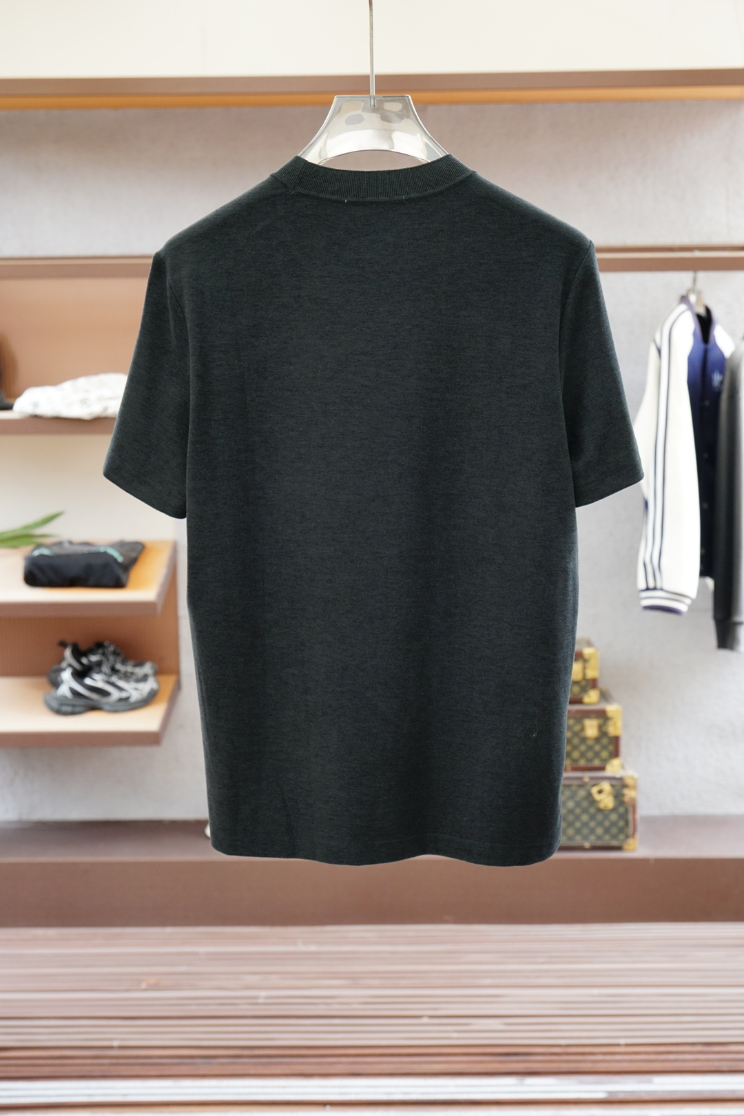 
杰尼亚/高级成衣 2025秋冬打底系列！熟男 轻熟男 最爱款式 最经典净色通勤百搭帅气的圆领短袖打底衫