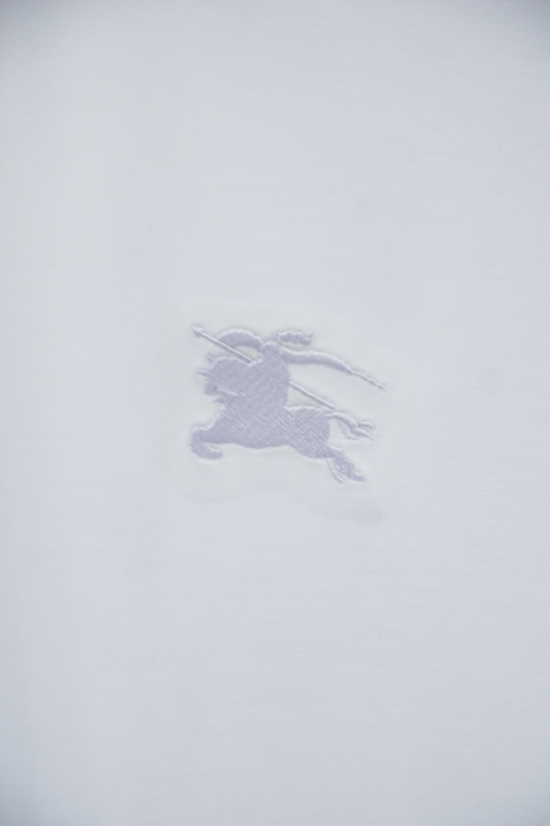 
BBR 巴宝莉 2025秋冬新品，男士胸前经典CCLOGO刺绣基础款圆领长袖T恤打底衫！贸易公司渠道稀