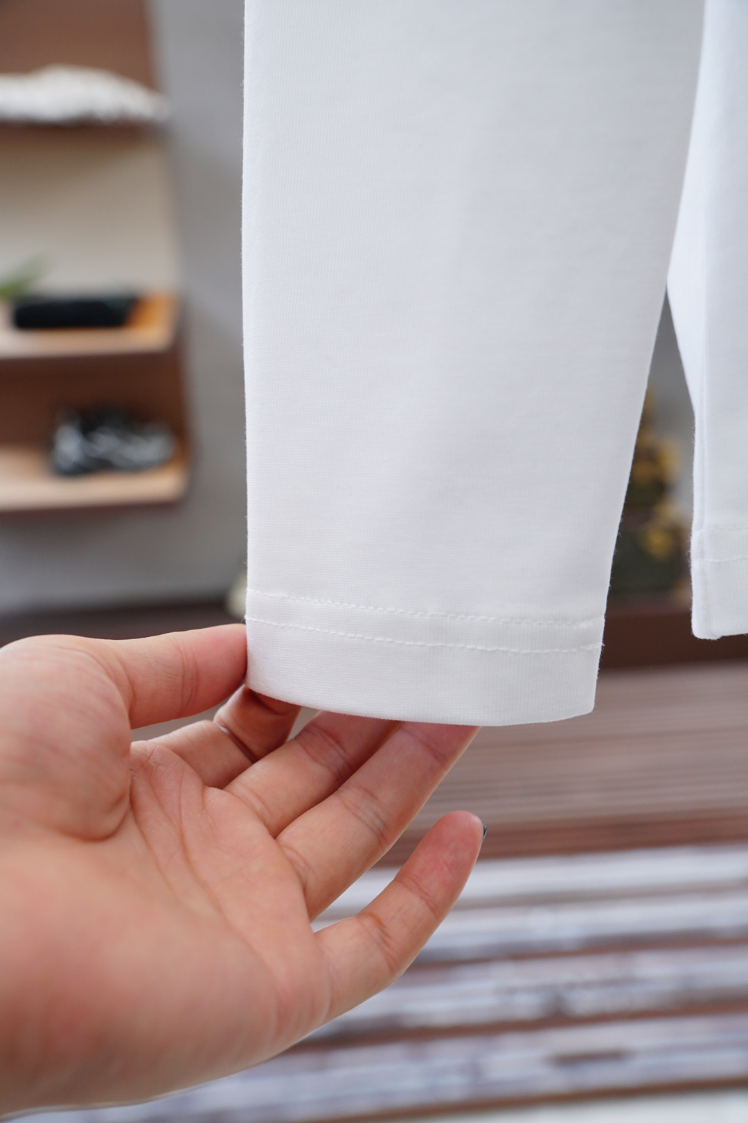 
Hermes 爱马仕/2025秋冬新品，男士胸前经典LOGO刺绣基础款圆领长袖T恤打底衫！贸易公司渠道