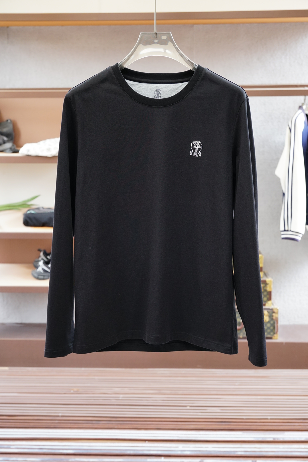 
布鲁提/2025秋冬新品，男士胸前经典CCLOGO刺绣基础款圆领长袖T恤打底衫！贸易公司渠道稀出，同步