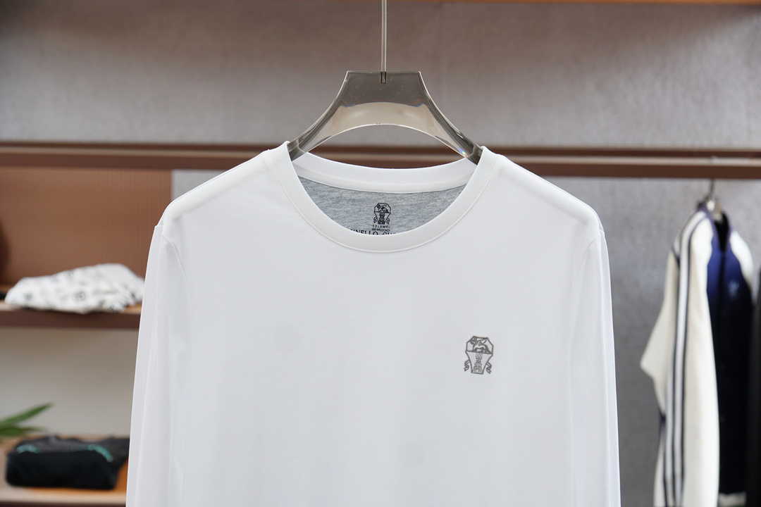 
布鲁提/2025秋冬新品，男士胸前经典CCLOGO刺绣基础款圆领长袖T恤打底衫！贸易公司渠道稀出，同步