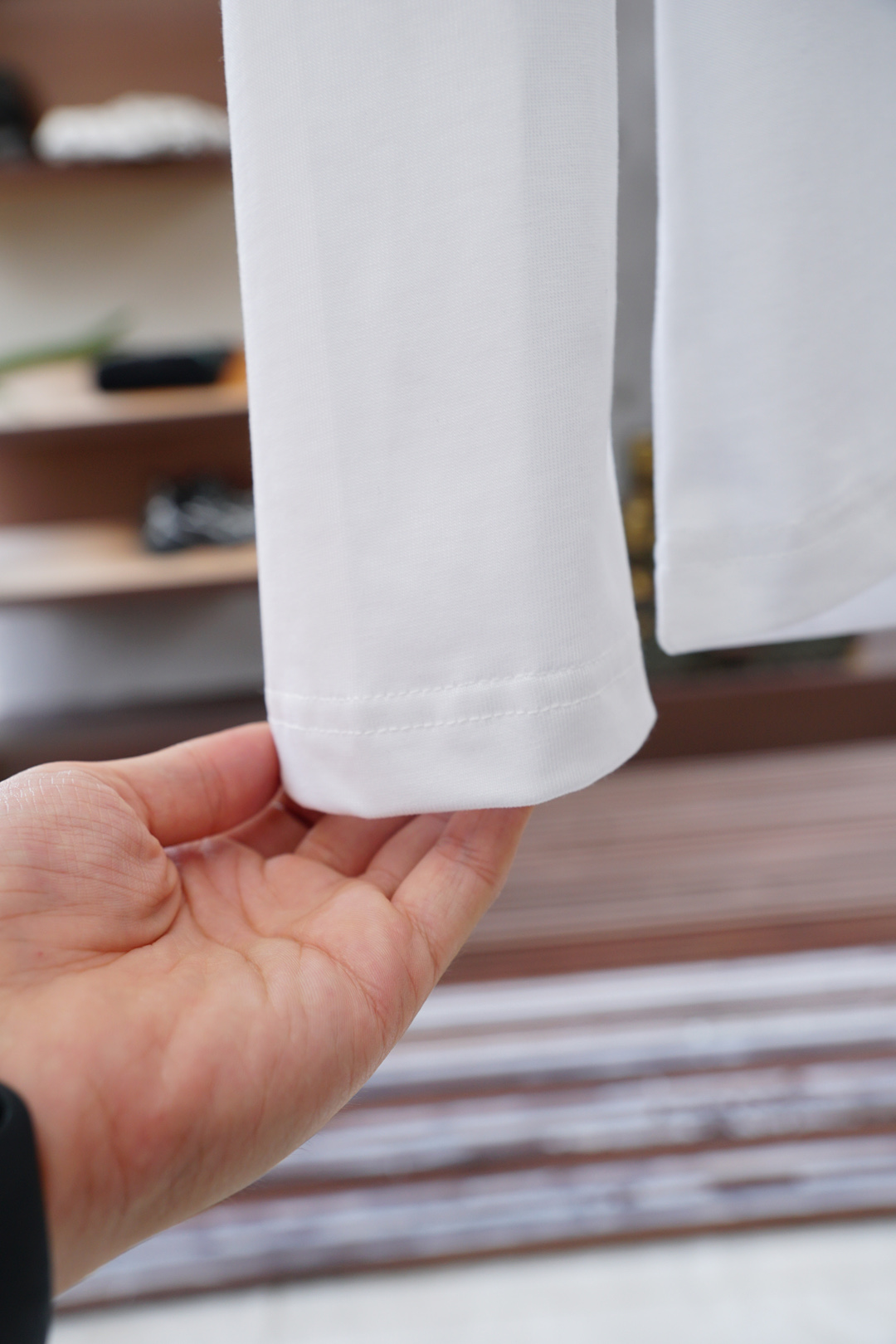 
lP🆕/2025秋冬新品，男士胸前经典CCLOGO刺绣基础款圆领长袖T恤打底衫！贸易公司渠道稀出，同步