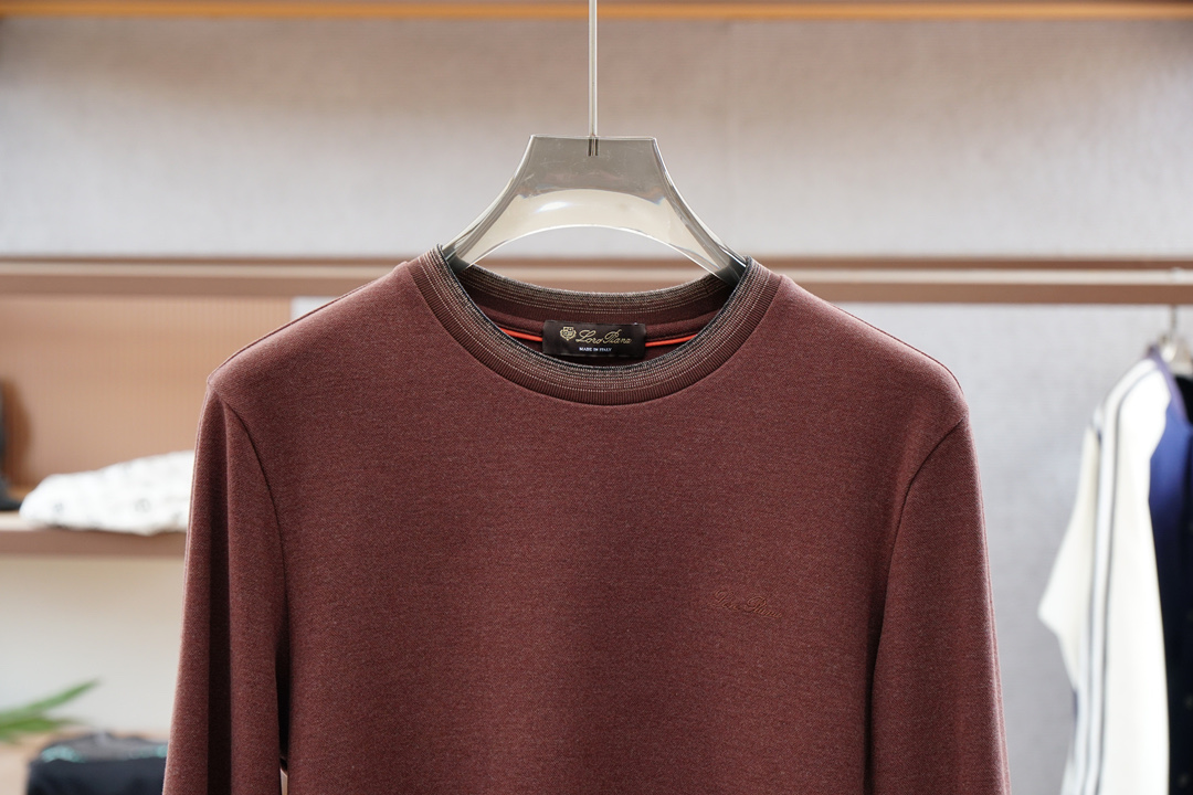 
lP🆕、1.1官网款，撞色条纹长袖平纹针织T恤
面料1：24S双纱特种纺织紧密棉 / 185G
面料2