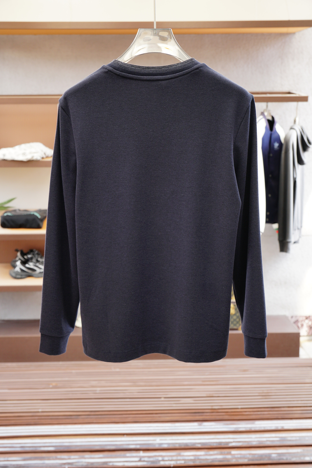 
lP🆕、1.1官网款，撞色条纹长袖平纹针织T恤
面料1：24S双纱特种纺织紧密棉 / 185G
面料2