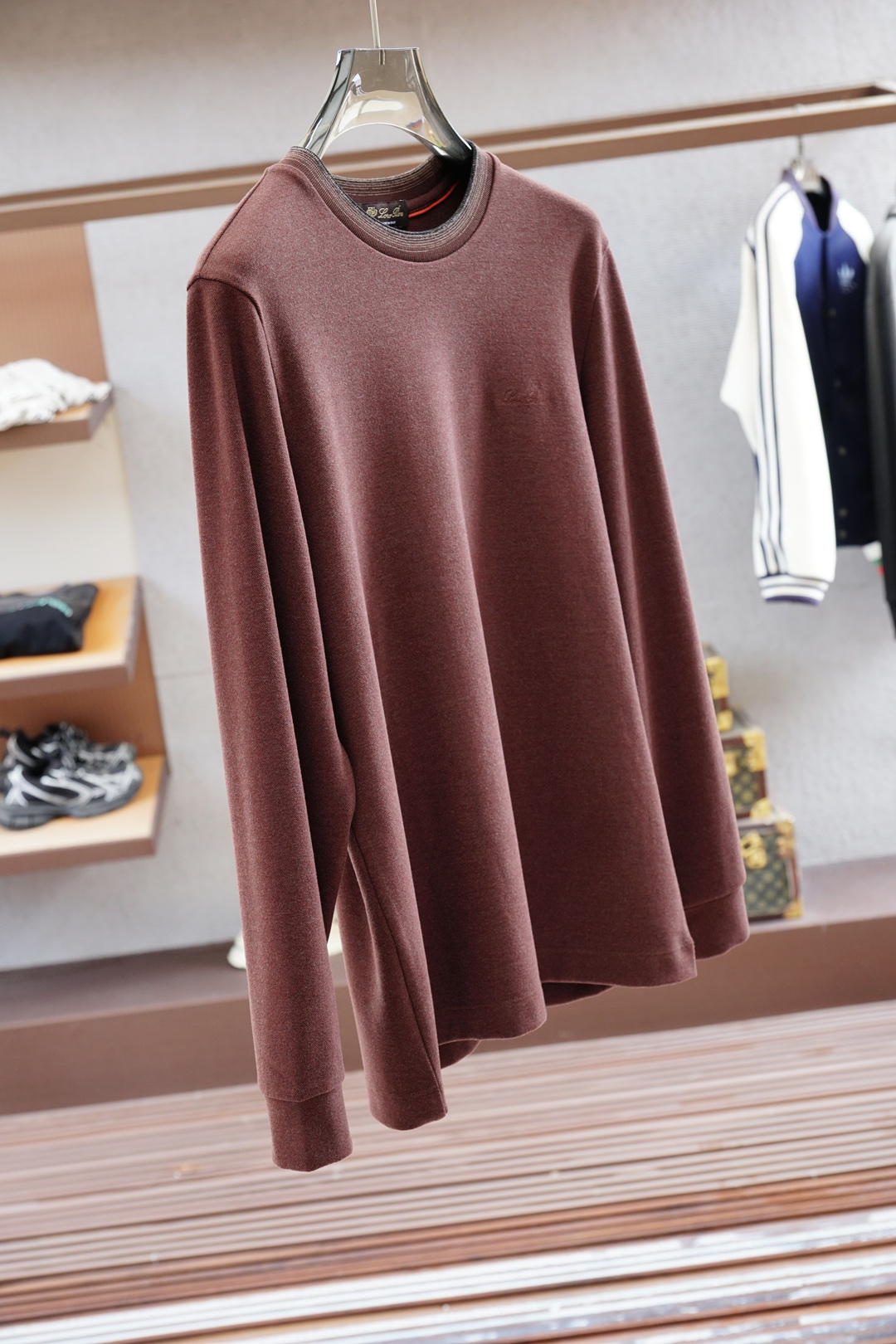 
lP🆕、1.1官网款，撞色条纹长袖平纹针织T恤
面料1：24S双纱特种纺织紧密棉 / 185G
面料2