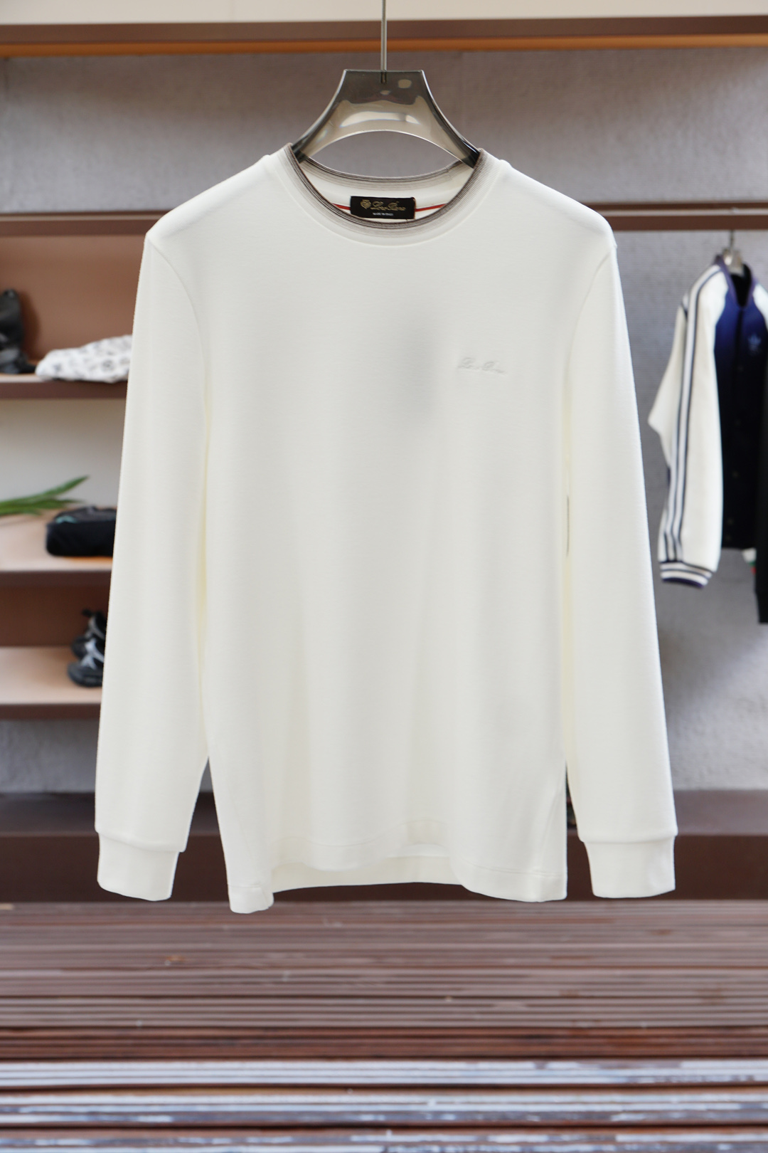 
lP🆕、1.1官网款，撞色条纹长袖平纹针织T恤
面料1：24S双纱特种纺织紧密棉 / 185G
面料2