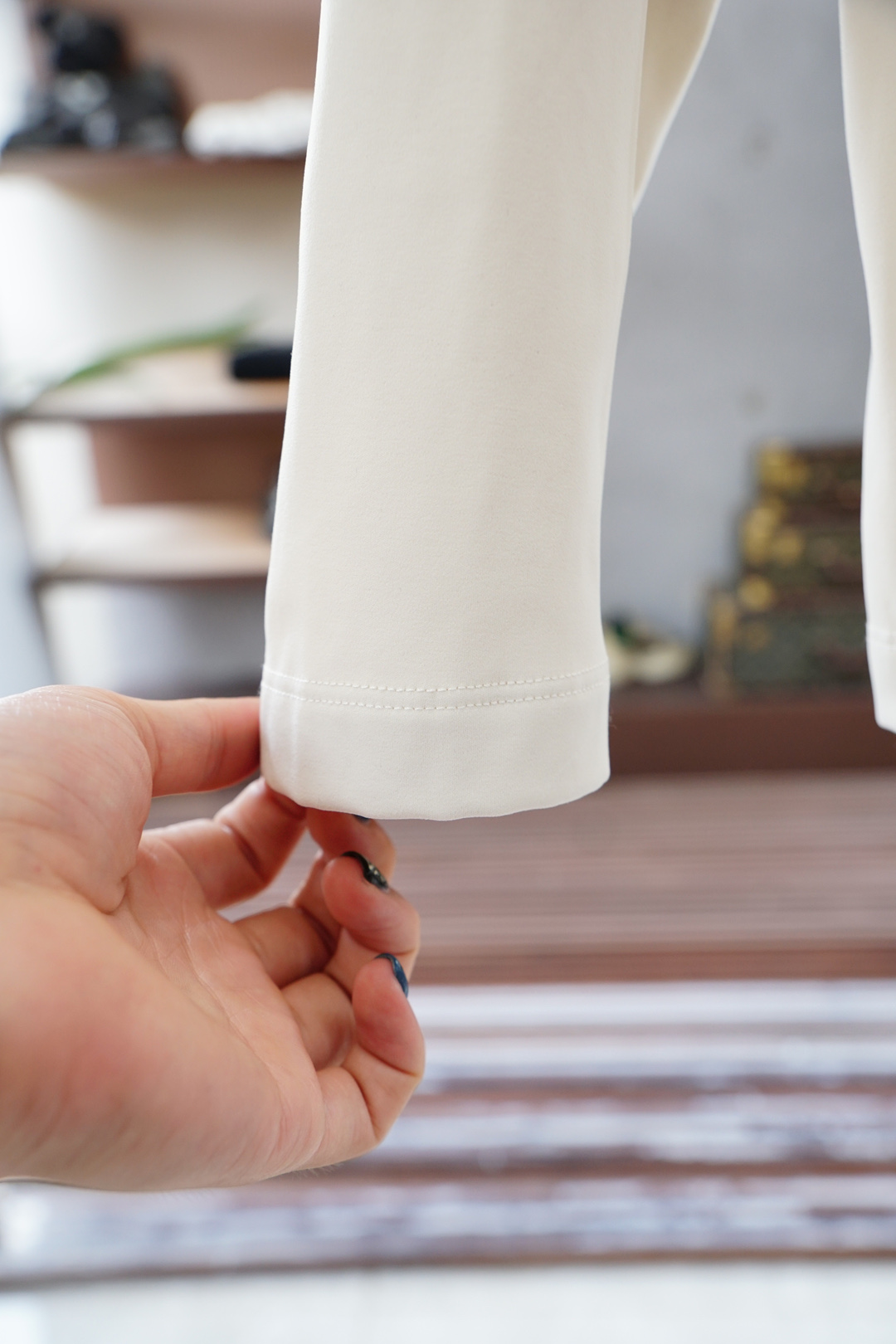 
蒙口/1.1官网款，撞色条纹长袖平纹针织T恤
面料1：24S双纱特种纺织紧密棉 / 185G
面料2：