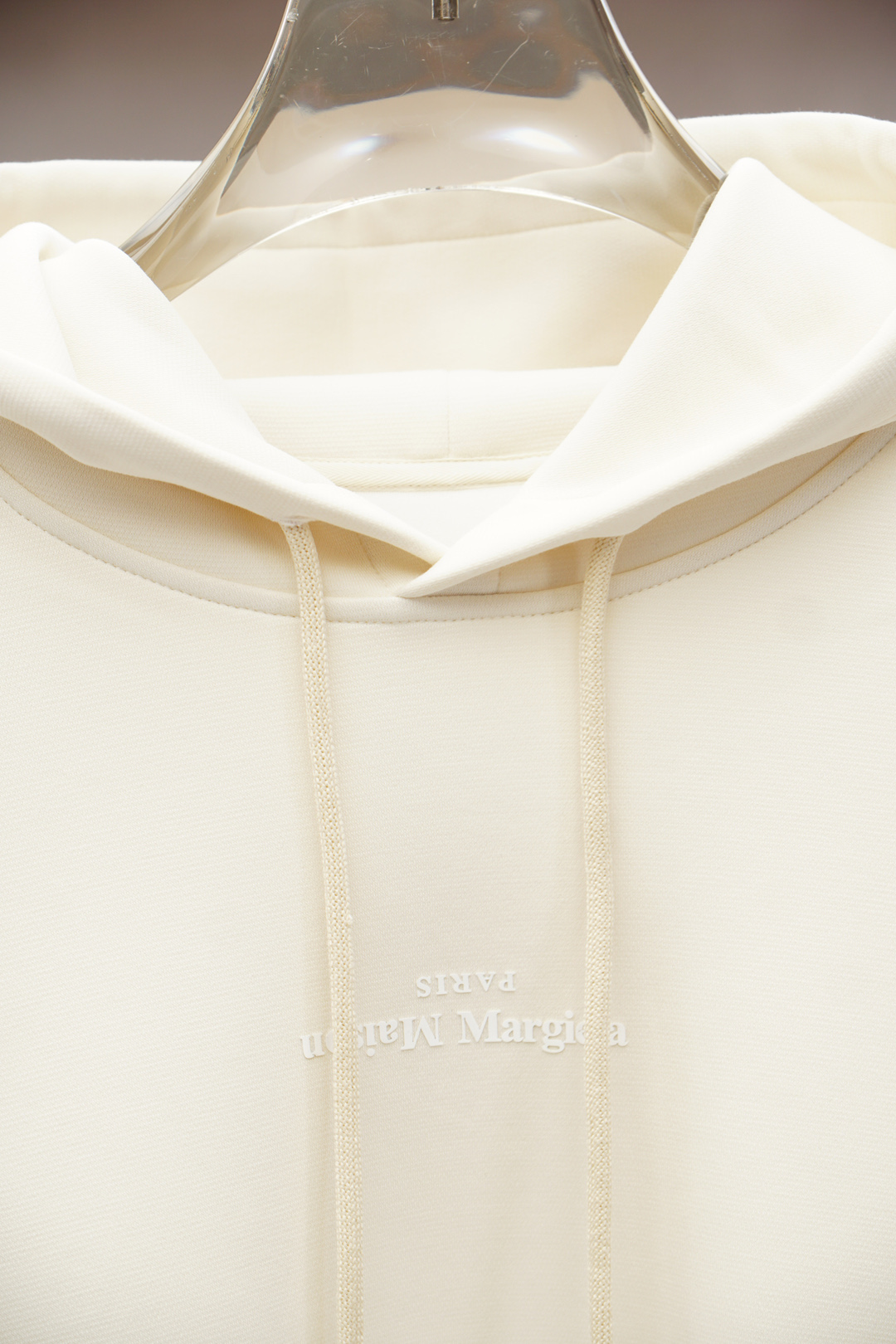 
马吉拉-秋冬新款系列#🍂
MMM Margiela 2025 秋冬新品上市
清爽的三色戴帽设计，立体3