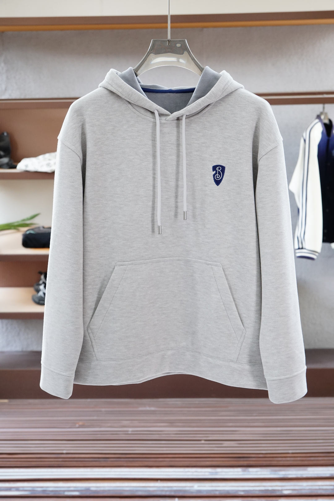 
BBR 巴宝莉/秋冬新款系列#🍂
2025 秋冬新品上市
清爽的2色戴帽设计，立体3D剪裁，落肩剪裁配