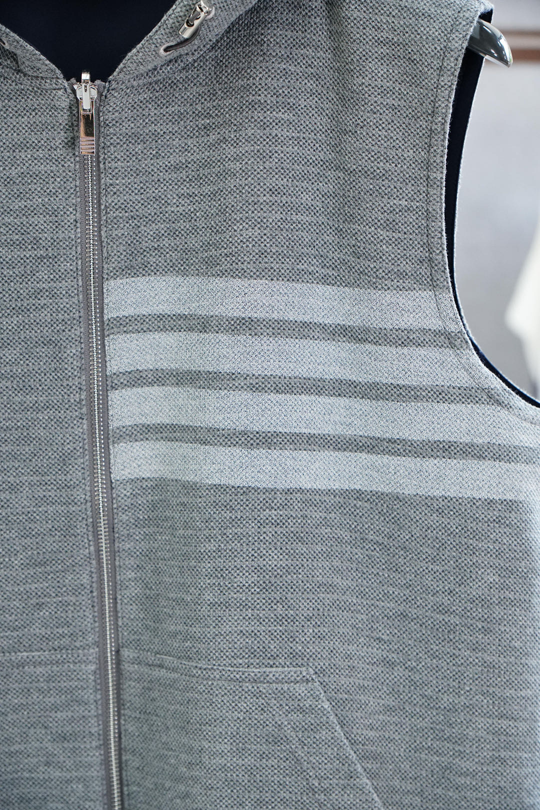 
TB1秋冬新款系列#🍂Thom Bro*ne
新款两面穿马甲 秀场秋冬最新系列 外料60%棉 40%聚