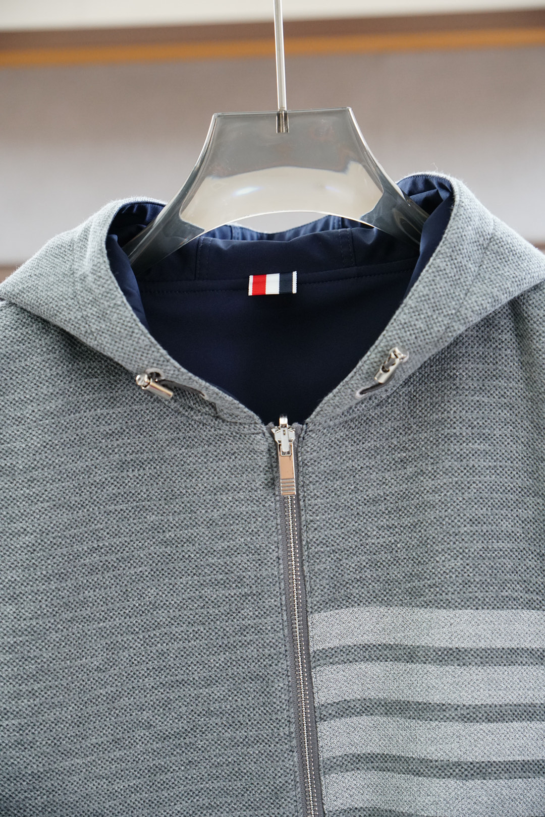 
TB1秋冬新款系列#🍂Thom Bro*ne
新款两面穿马甲 秀场秋冬最新系列 外料60%棉 40%聚