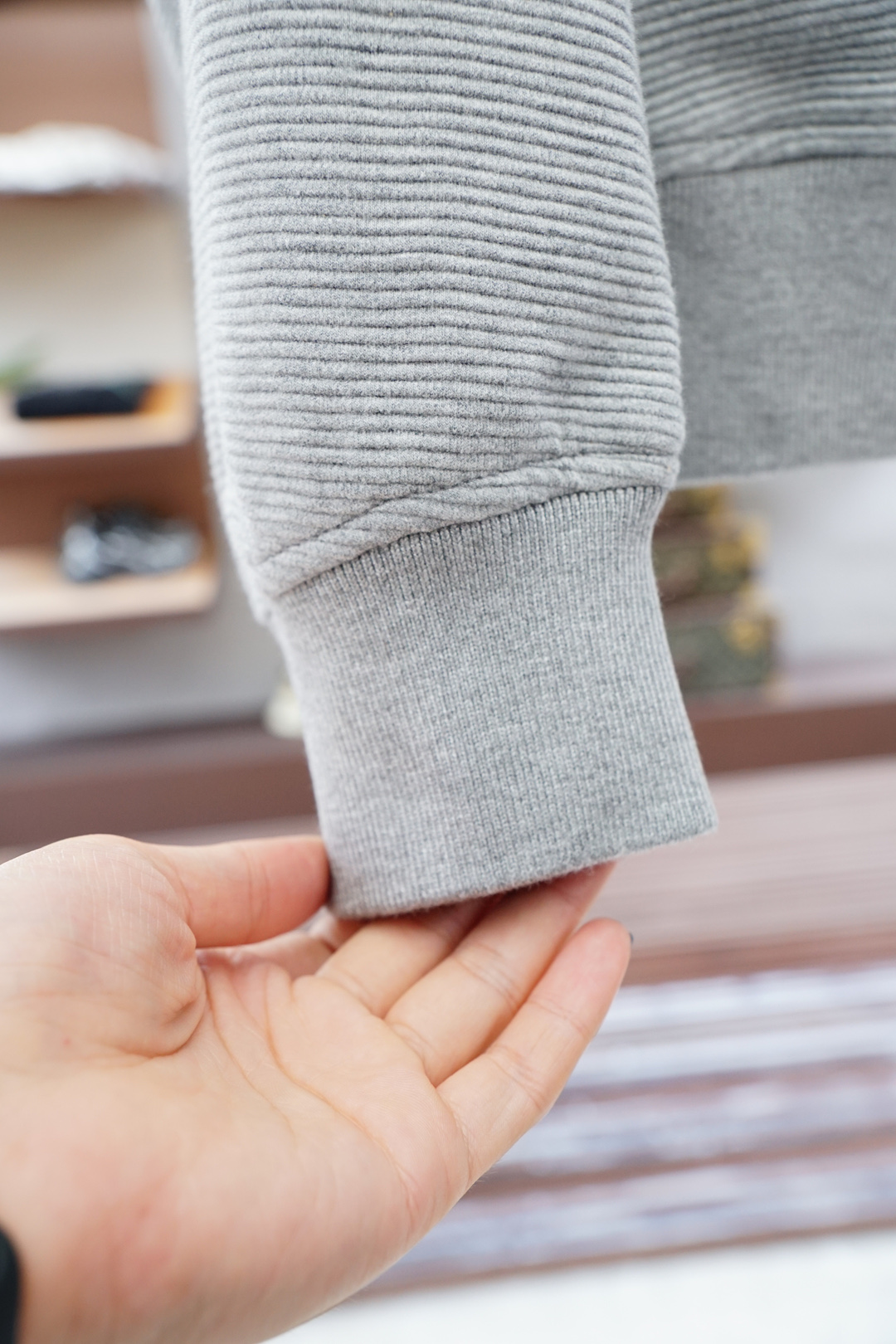 
BV/秋冬新款系列#🍂
开启秋冬穿搭新玩法，Bott*ga 新款双色夹棉外套
2025最新系列，经典的