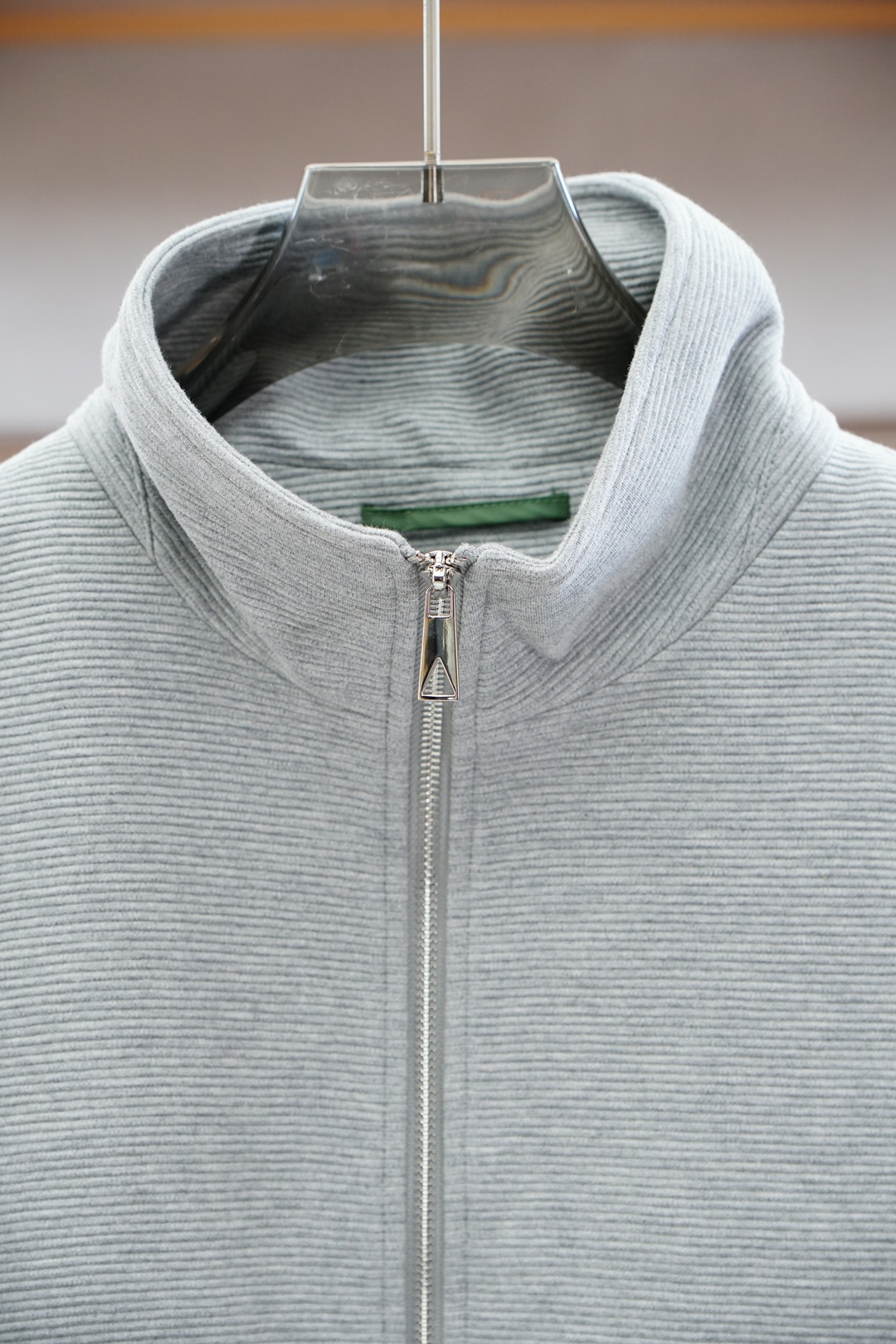 
BV/秋冬新款系列#🍂
开启秋冬穿搭新玩法，Bott*ga 新款双色夹棉外套
2025最新系列，经典的