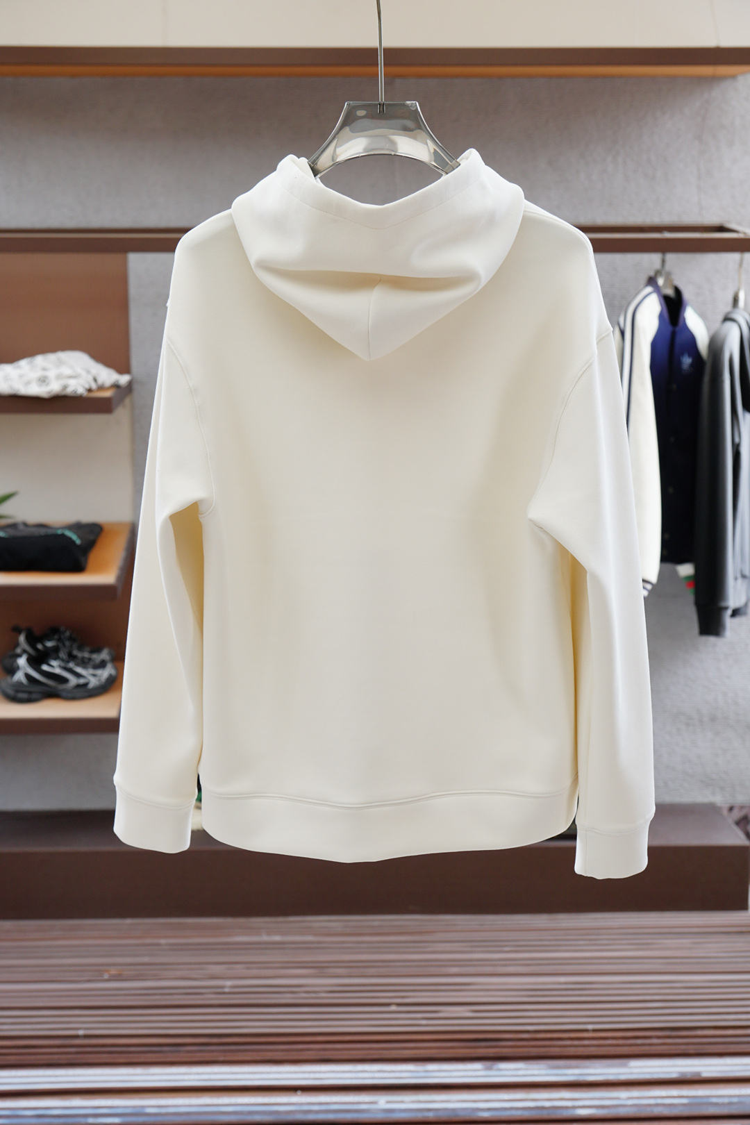 
马吉拉-秋冬新款系列#🍂
MMM Margiela 2025 秋冬新品上市
清爽的三色戴帽设计，立体3