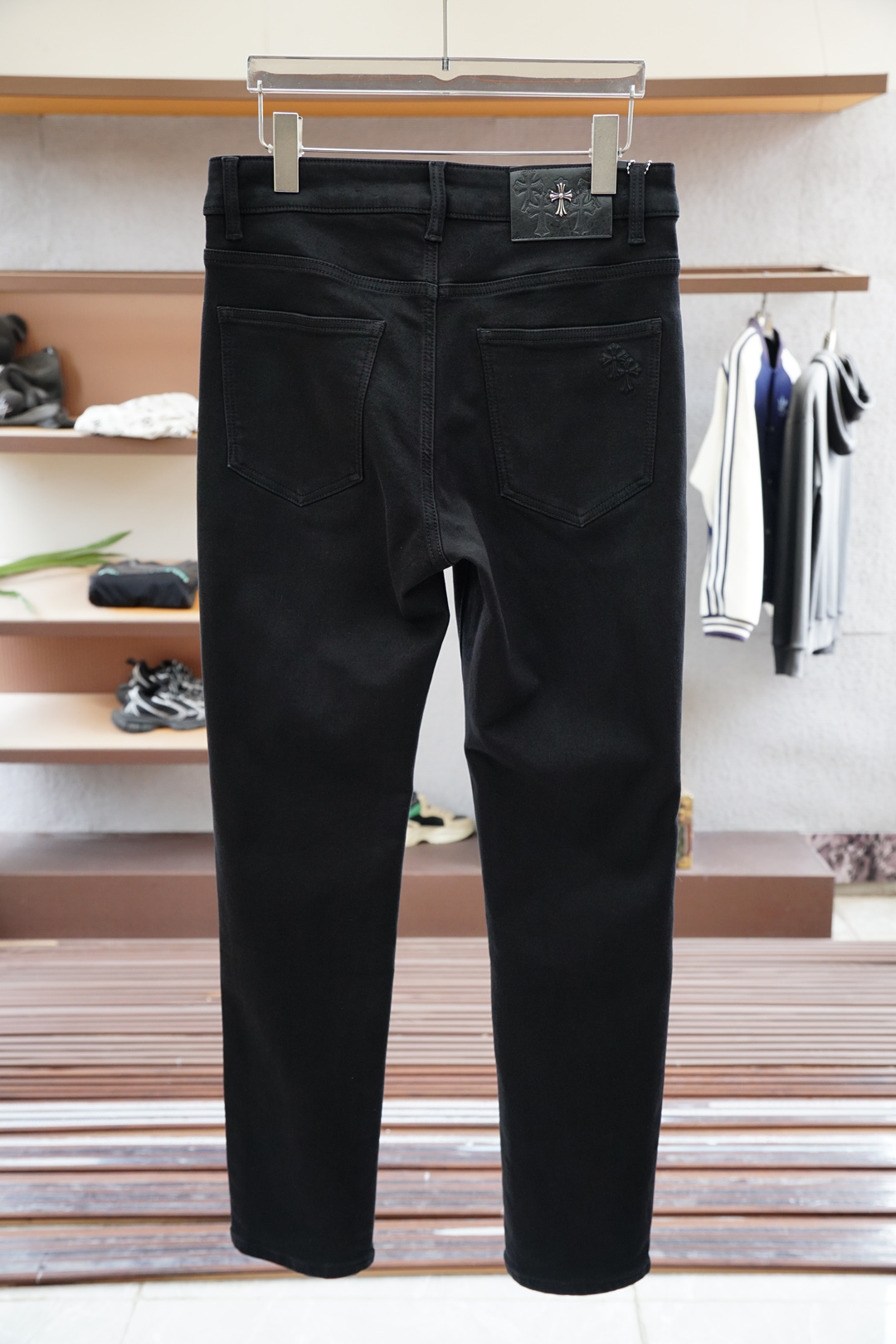 
lP🆕-新款来袭早秋新款新款休闲裤牛仔裤，高端定制系列。进口高密度纯棉加沙洗工艺舒适柔软亲肤，笔挺不易