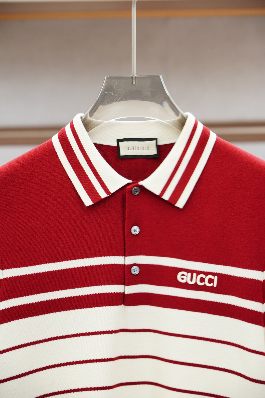 
Gucci 古奇🍐2025ss秋冬专柜同款同步上新短袖醋酸天丝羊毛针织面料 一体起脚针织 高端人士必备