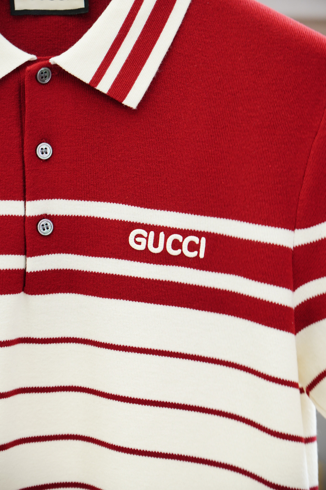 
Gucci 古奇🍐2025ss秋冬专柜同款同步上新短袖醋酸天丝羊毛针织面料 一体起脚针织 高端人士必备