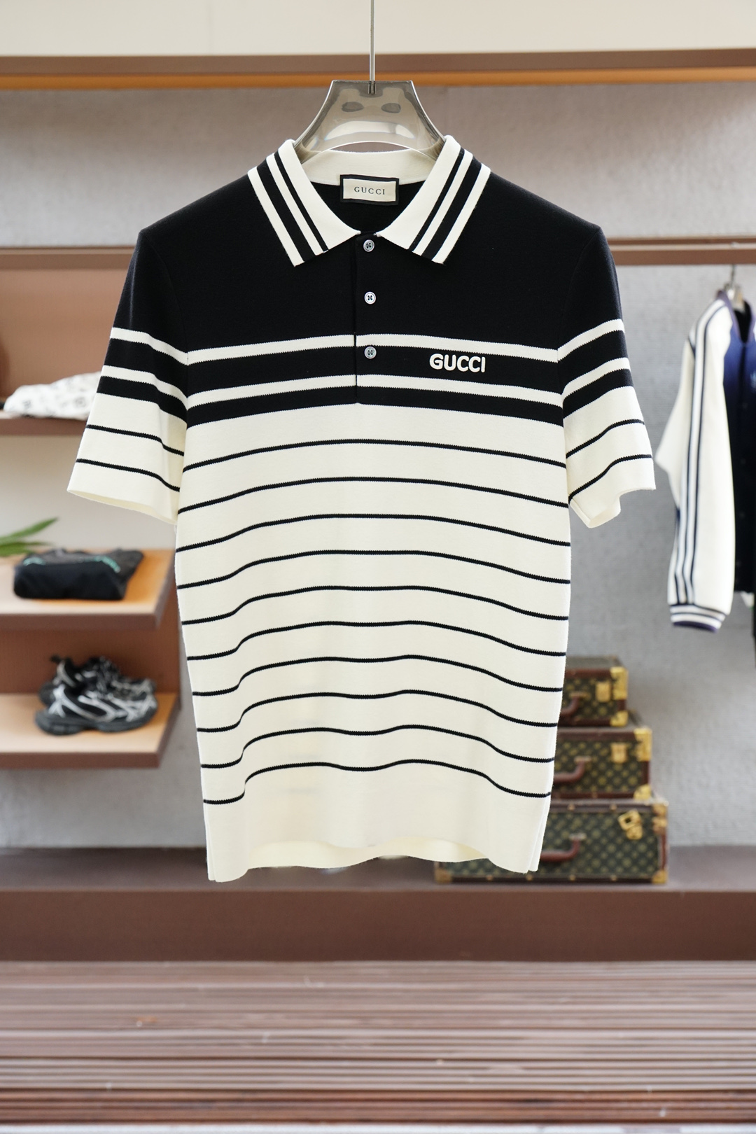 
Gucci 古奇🍐2025ss秋冬专柜同款同步上新短袖醋酸天丝羊毛针织面料 一体起脚针织 高端人士必备