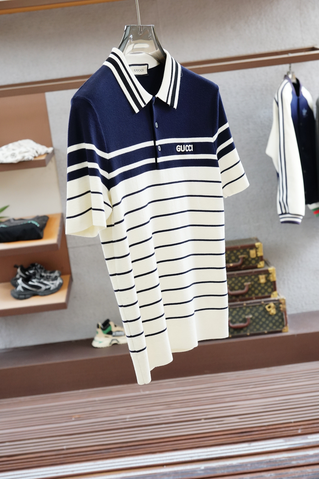 
Gucci 古奇🍐2025ss秋冬专柜同款同步上新短袖醋酸天丝羊毛针织面料 一体起脚针织 高端人士必备