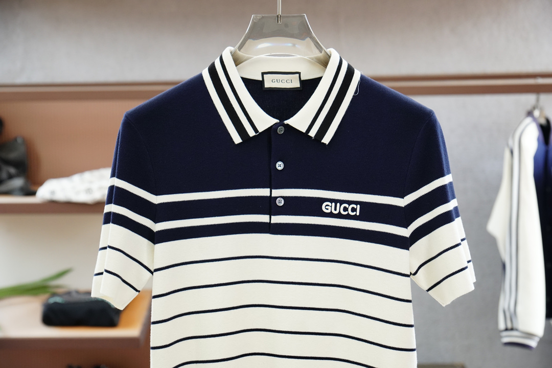 
Gucci 古奇🍐2025ss秋冬专柜同款同步上新短袖醋酸天丝羊毛针织面料 一体起脚针织 高端人士必备