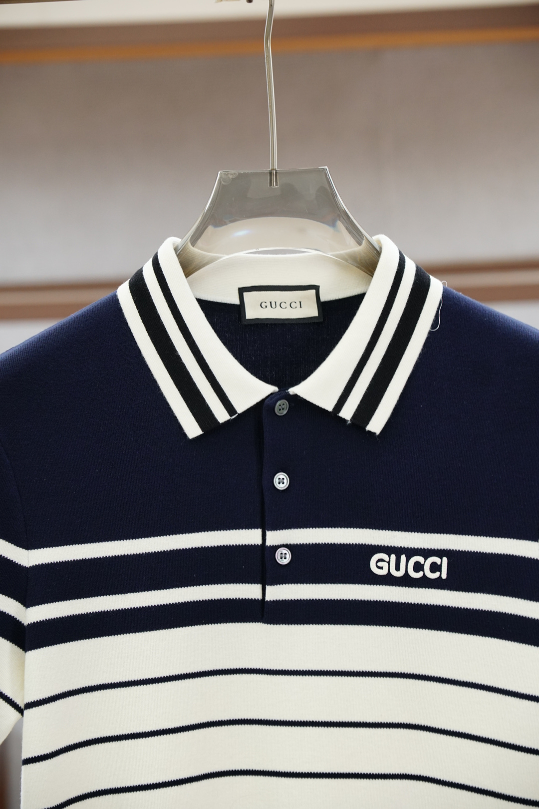 
Gucci 古奇🍐2025ss秋冬专柜同款同步上新短袖醋酸天丝羊毛针织面料 一体起脚针织 高端人士必备