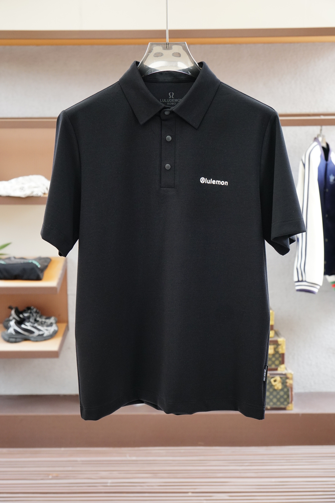 
Lulu-🍐2025ss秋冬专柜同款同步上新短袖醋酸天丝羊毛针织面料 一体起脚针织 高端人士必备单品，