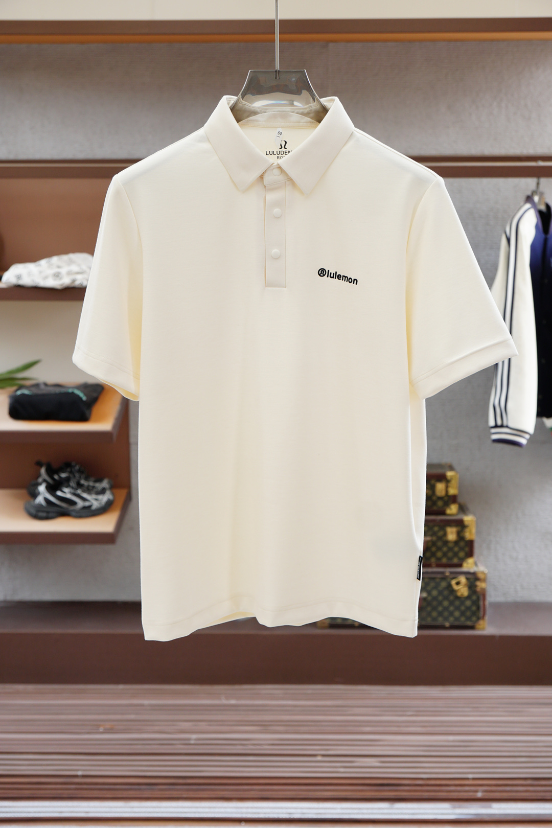 
Lulu-🍐2025ss秋冬专柜同款同步上新短袖醋酸天丝羊毛针织面料 一体起脚针织 高端人士必备单品，