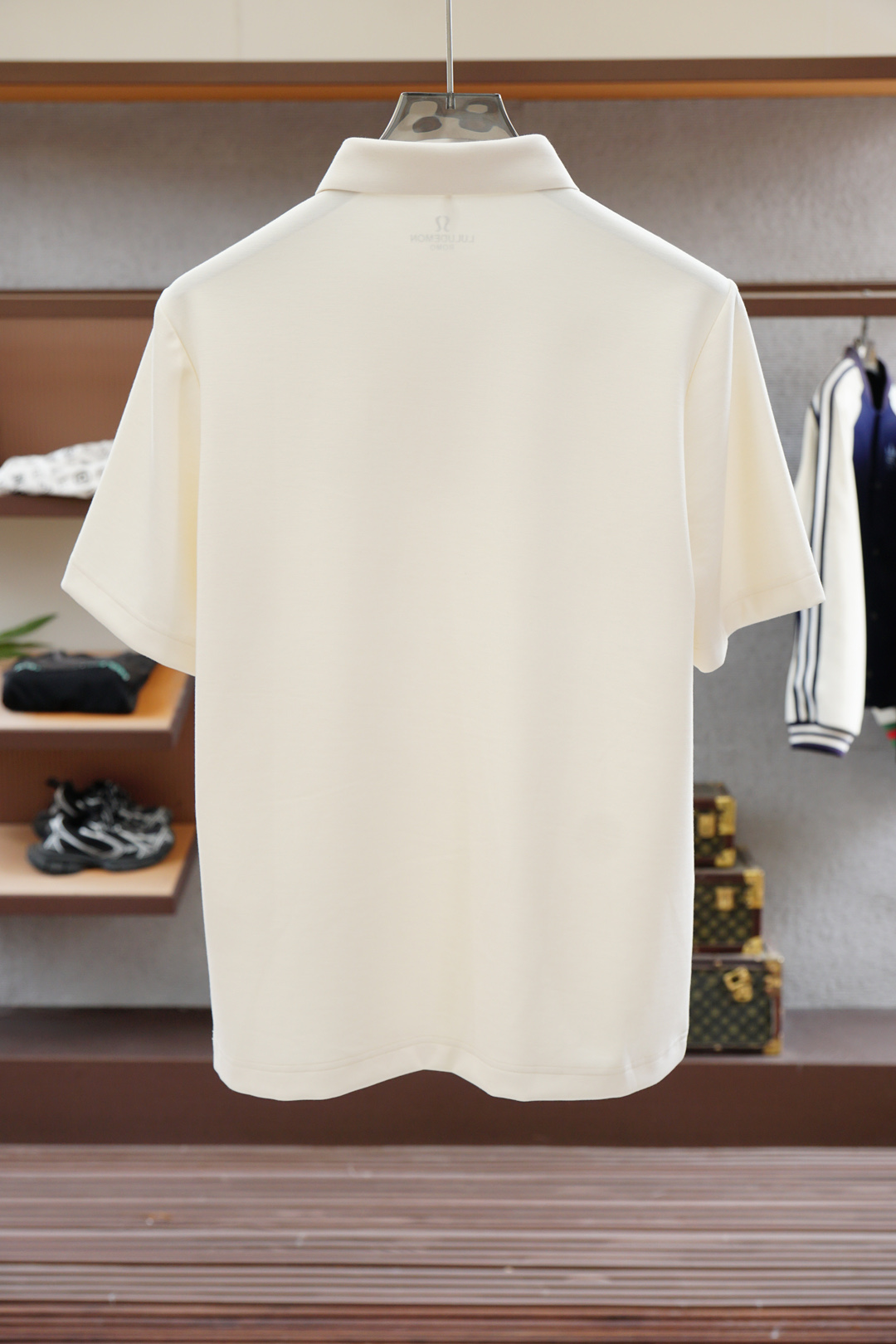 
Lulu-🍐2025ss秋冬专柜同款同步上新短袖醋酸天丝羊毛针织面料 一体起脚针织 高端人士必备单品，